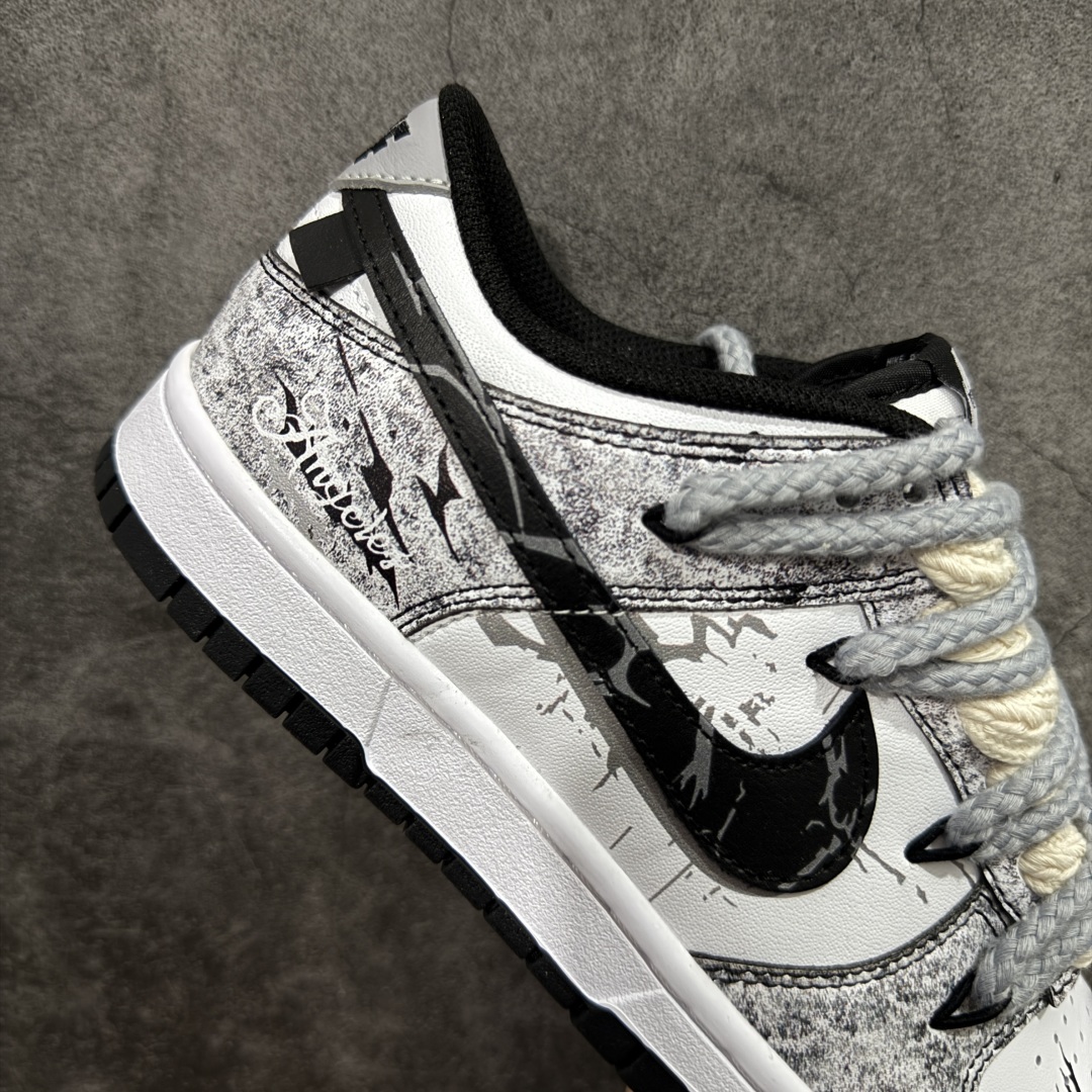 图片[7]-【定制K版】NK Dunk Low DD1391-100 弑影灵契限定 绑带 定制系列天花板 无原鞋不开发 全系列得物原鞋一比一校对开发 配色持续更新中 全套原厂楦头原纸板数据档案倾力打造 原汁原味莞产 极致还原 圈内最强针车工艺 高端零售指定版 广东原厂配套原盒原标 鞋盒分三个尺码段 原厂冲刀 超高清洁度 全鞋零毛边皮料切割 采用原厂百宏鞋带以及原厂百宏织唛舌标 内标可供原厂几率过验 进口原装条纹中底布 四线拉帮白色点胶 原厂拉帮手法遵循公司 原厂电绣 极致还原 尺码：36 36.5 37.5 38 38.5 39 40 40.5 41 42 42.5 43 44 44.5 45 46-选品中心