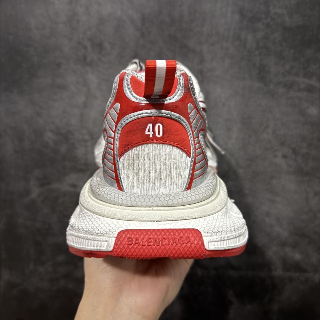 图片[4]-【X版纯原】BALENCIAGA 3XL Sneakers 巴黎世家十代网布系带低帮走秀复古老爹鞋 全新版本 全新顶端品质 全套原纸板楦头开发 最原汁原味的灵魂版型 全鞋荧光划线卡点 胶水把控整洁度追求极致完美 每一双都是工艺品 多重QC质检 超越公司货的品控标准 实实在在的免检产品 原盒原配 正确字体电绣 粗细、位置、大小正确 侧边TPU 透气孔匹配意产原版 正确分离大底 TPU软底 原版一致大底LOGO 立体感十足 原厂皮料水洗做旧 采购原厂网纱 不含皮革 网布材料和聚氨酯 磨损效果 鞋头边缘和后帮 Balenciaga 徽标 鞋面和后跟凸印尺码 鞋舌 3XL 橡胶品牌标识和反光细节 鞋帮拉袢和鞋舌拉祥 配反光细节 备用鞋带在鞋履前侧 可在穿着前取下 便于不同造型搭配 正常尺码 尺码：35 36 37 38 39 40 41 42 43 44 45 46-选品中心