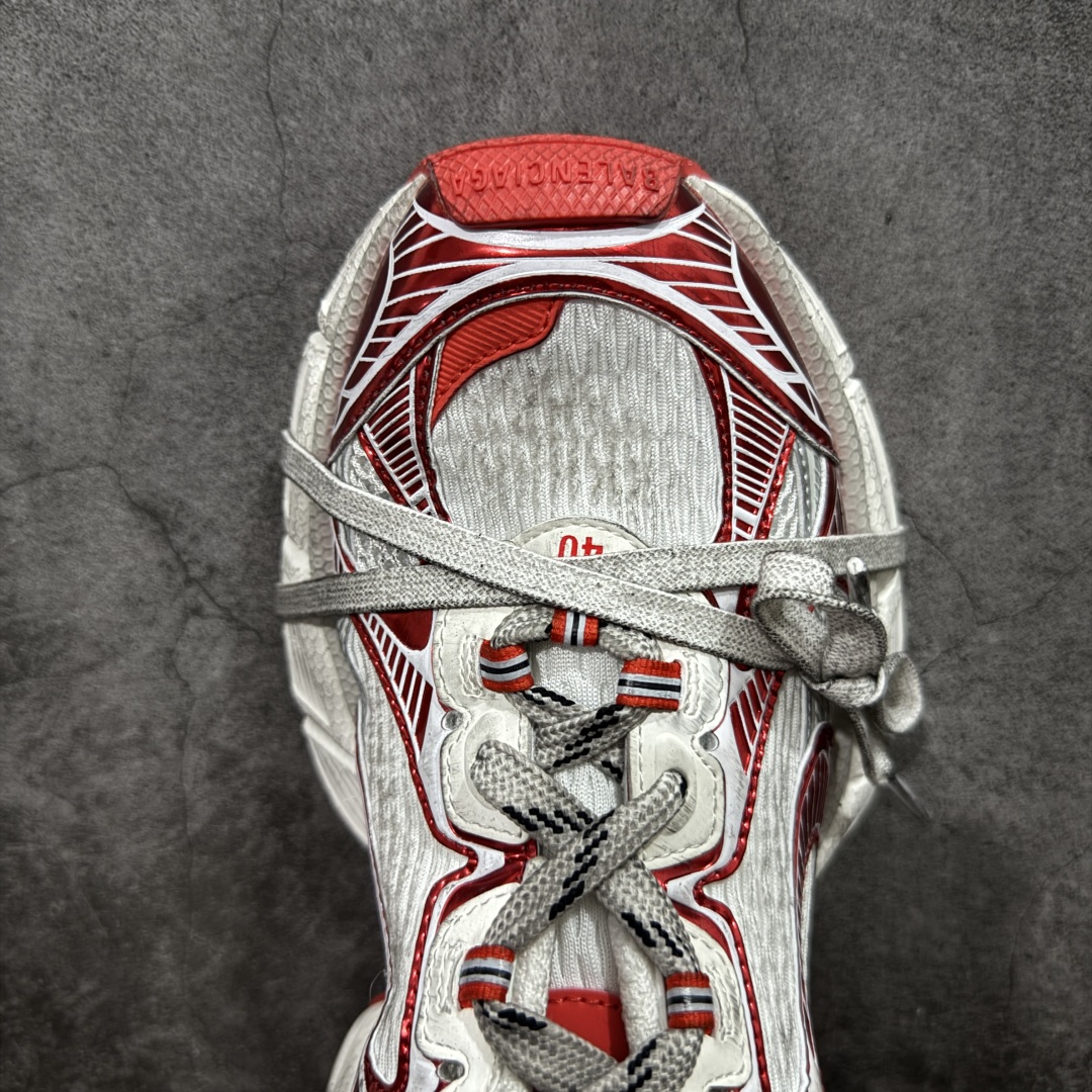 图片[5]-【X版纯原】BALENCIAGA 3XL Sneakers 巴黎世家十代网布系带低帮走秀复古老爹鞋 全新版本 全新顶端品质 全套原纸板楦头开发 最原汁原味的灵魂版型 全鞋荧光划线卡点 胶水把控整洁度追求极致完美 每一双都是工艺品 多重QC质检 超越公司货的品控标准 实实在在的免检产品 原盒原配 正确字体电绣 粗细、位置、大小正确 侧边TPU 透气孔匹配意产原版 正确分离大底 TPU软底 原版一致大底LOGO 立体感十足 原厂皮料水洗做旧 采购原厂网纱 不含皮革 网布材料和聚氨酯 磨损效果 鞋头边缘和后帮 Balenciaga 徽标 鞋面和后跟凸印尺码 鞋舌 3XL 橡胶品牌标识和反光细节 鞋帮拉袢和鞋舌拉祥 配反光细节 备用鞋带在鞋履前侧 可在穿着前取下 便于不同造型搭配 正常尺码 尺码：35 36 37 38 39 40 41 42 43 44 45 46-选品中心