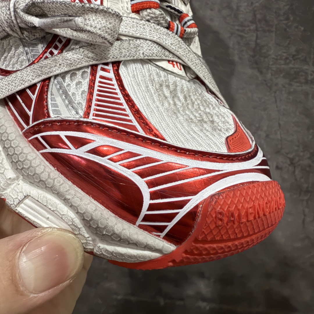 图片[5]-【X版纯原】BALENCIAGA 3XL Sneakers 巴黎世家十代网布系带低帮走秀复古老爹鞋 全新版本 全新顶端品质 全套原纸板楦头开发 最原汁原味的灵魂版型 全鞋荧光划线卡点 胶水把控整洁度追求极致完美 每一双都是工艺品 多重QC质检 超越公司货的品控标准 实实在在的免检产品 原盒原配 正确字体电绣 粗细、位置、大小正确 侧边TPU 透气孔匹配意产原版 正确分离大底 TPU软底 原版一致大底LOGO 立体感十足 原厂皮料水洗做旧 采购原厂网纱 不含皮革 网布材料和聚氨酯 磨损效果 鞋头边缘和后帮 Balenciaga 徽标 鞋面和后跟凸印尺码 鞋舌 3XL 橡胶品牌标识和反光细节 鞋帮拉袢和鞋舌拉祥 配反光细节 备用鞋带在鞋履前侧 可在穿着前取下 便于不同造型搭配 正常尺码 尺码：35 36 37 38 39 40 41 42 43 44 45 46-选品中心