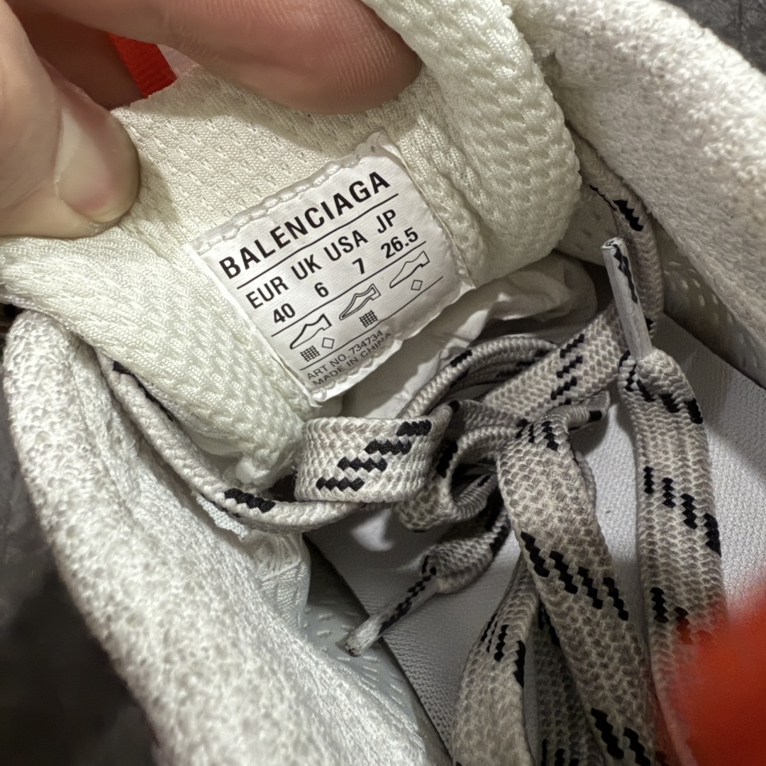 图片[7]-【X版纯原】BALENCIAGA 3XL Sneakers 巴黎世家十代网布系带低帮走秀复古老爹鞋 全新版本 全新顶端品质 全套原纸板楦头开发 最原汁原味的灵魂版型 全鞋荧光划线卡点 胶水把控整洁度追求极致完美 每一双都是工艺品 多重QC质检 超越公司货的品控标准 实实在在的免检产品 原盒原配 正确字体电绣 粗细、位置、大小正确 侧边TPU 透气孔匹配意产原版 正确分离大底 TPU软底 原版一致大底LOGO 立体感十足 原厂皮料水洗做旧 采购原厂网纱 不含皮革 网布材料和聚氨酯 磨损效果 鞋头边缘和后帮 Balenciaga 徽标 鞋面和后跟凸印尺码 鞋舌 3XL 橡胶品牌标识和反光细节 鞋帮拉袢和鞋舌拉祥 配反光细节 备用鞋带在鞋履前侧 可在穿着前取下 便于不同造型搭配 正常尺码 尺码：35 36 37 38 39 40 41 42 43 44 45 46-选品中心