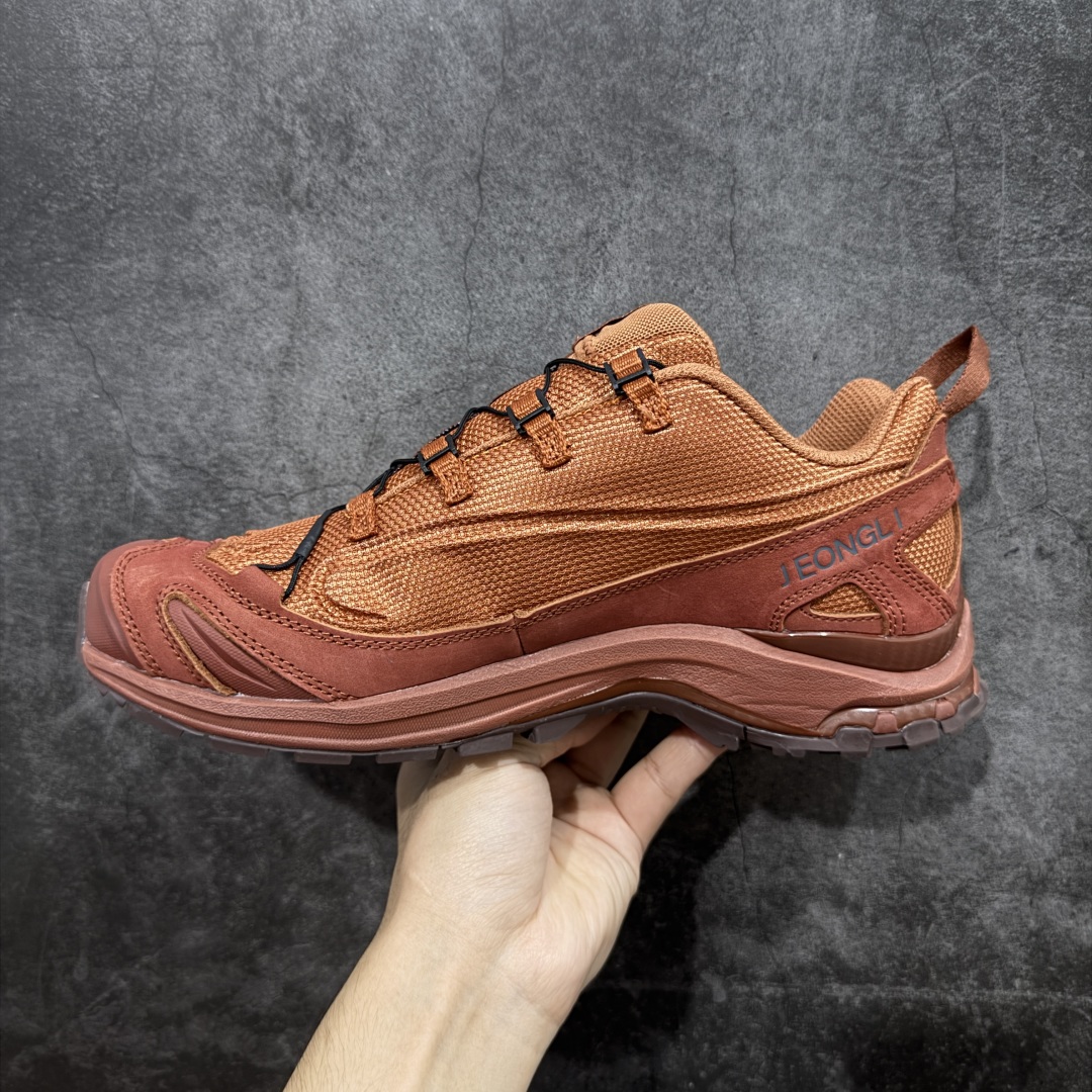 图片[2]-【绿x版】Salomon萨洛蒙2025秋冬新款XA pro 3D JEONG LI 系列新色系跑步鞋休闲运动鞋 479615 中底搭载全掌玻璃纤维能量板和超厚弹性泡沫中底，跑动时推进力十足，缓震回馈很强，日常通勤或训练都很稳 鞋身长毛牛猄皮面设计，内层材质透气网面 穿着舒适度好 原版材质 原版大底 尺码：36-46.5-选品中心