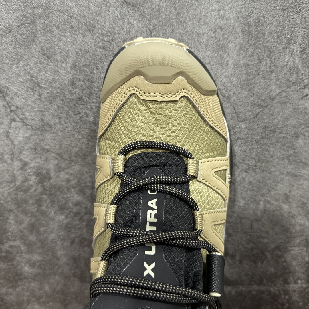 图片[5]-【莞产版本】SALOMON萨洛蒙 X Ultra 4 MID GTX 舒适 耐磨防水包裹性支撑抗冲击 中帮 户外功能鞋 男款 Salomon萨洛蒙 X ULTRA 4 MID GTX 从整体的鞋身设计不难看出从大哥4D的影子，无论是分段的鞋头包裹还是鞋侧的锯尺化设计，都沿袭了这一经典的设计理念。极致的性能与穿着的舒适性这盏天平它找到了绝妙的平衡。Advanced Chassis®这款大底的耐用性和抓地力相当不错，这双鞋上能漫步山野 下能融入城市之间。 尺码：40-46-选品中心
