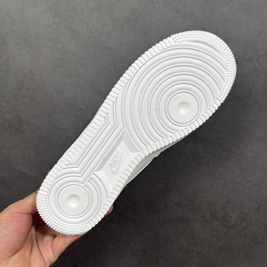 图片[9]-福利特价【GQ福利】Nike Air Force 1 Low 空军一号低帮运动休闲板鞋 原楦头原纸板 打造纯正空军版型 专注外贸渠道 全掌内置蜂窝气垫 原盒配件 原厂中底钢印、拉帮完美 尺码：36 36.5 37.5 38 38.5 39 40 40.5 41 42 42.5 43 44 44.5 45 编码：GQA160170-选品中心