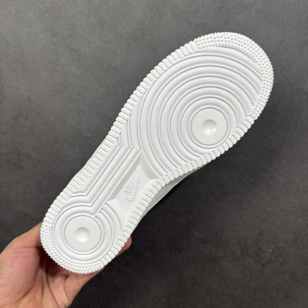 图片[9]-福利特价【GQ福利】Nike Air Force 1 Low 空军一号低帮运动休闲板鞋 原楦头原纸板 打造纯正空军版型 专注外贸渠道 全掌内置蜂窝气垫 原盒配件 原厂中底钢印、拉帮完美 尺码：36 36.5 37.5 38 38.5 39 40 40.5 41 42 42.5 43 44 44.5 45 编码：GQA160170-选品中心