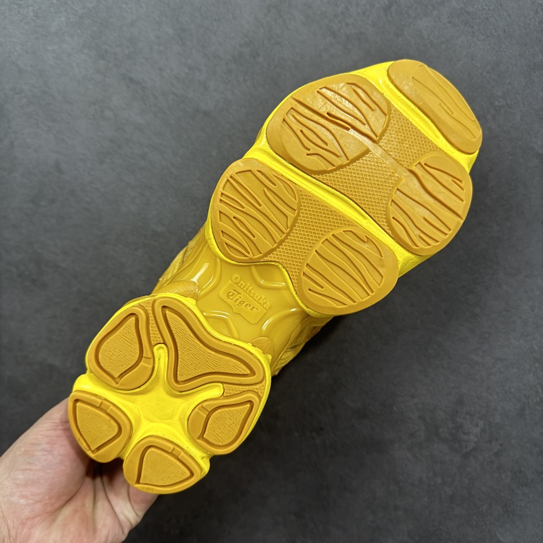 图片[9]-【公司级】Onitsuka Tiger鬼塚虎 ULTI RS TIGRUN 时尚百搭 耐磨 低帮运动休闲鞋 全新ICON LOGO 采用特色网布和皮革的异材质拼接 轻量且富有弹性的材质 赋予双脚弹跳般的穿着感 前掌与后跟两处可视化GEL胶 提升缓震性能 外置TRUSSTIC中桥 增强稳定性 流线型鞋底融入了品牌象征的老虎图案 带来强烈的视觉冲击 兼顾弯曲性与缓震 从1980至2000年代的跑鞋中汲取灵感 将弹性脚感与时尚设计巧妙融合 成为都市风格穿搭的理想之选 货号：1183C478-750 尺码：36-46带半码-选品中心