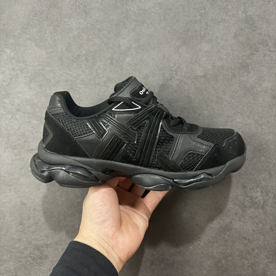 【公司级】Onitsuka Tiger鬼塚虎 ULTI RS TIGRUN 时尚百搭 耐磨 低帮运动休闲鞋 全新ICON LOGO 采用特色网布和皮革的异材质拼接 轻量且富有弹性的材质 赋予双脚弹跳般的穿着感 前掌与后跟两处可视化GEL胶 提升缓震性能 外置TRUSSTIC中桥 增强稳定性 流线型鞋底融入了品牌象征的老虎图案 带来强烈的视觉冲击 兼顾弯曲性与缓震 从1980至2000年代的跑鞋中汲取灵感 将弹性脚感与时尚设计巧妙融合 成为都市风格穿搭的理想之选 货号：1183C478-001 尺码：36-46带半码-选品中心