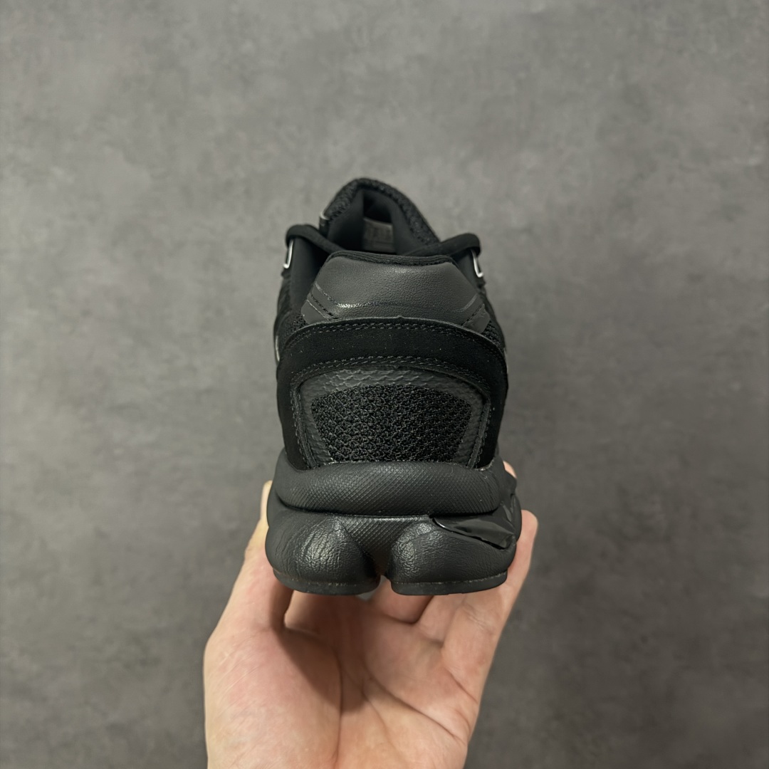 图片[4]-【公司级】Onitsuka Tiger鬼塚虎 ULTI RS TIGRUN 时尚百搭 耐磨 低帮运动休闲鞋 全新ICON LOGO 采用特色网布和皮革的异材质拼接 轻量且富有弹性的材质 赋予双脚弹跳般的穿着感 前掌与后跟两处可视化GEL胶 提升缓震性能 外置TRUSSTIC中桥 增强稳定性 流线型鞋底融入了品牌象征的老虎图案 带来强烈的视觉冲击 兼顾弯曲性与缓震 从1980至2000年代的跑鞋中汲取灵感 将弹性脚感与时尚设计巧妙融合 成为都市风格穿搭的理想之选 货号：1183C478-001 尺码：36-46带半码-选品中心