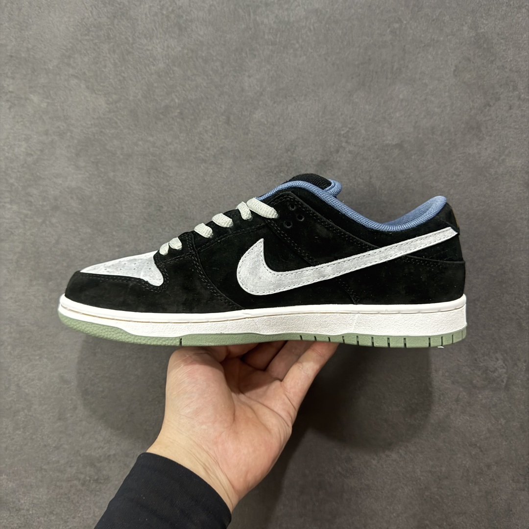 图片[2]-【公司级】Nike Dunk SB \”Dust Noir\” 星际探索 灰色 此款以简约大方的造型设计，给人以随性休闲的时尚格调，穿着舒适轻便，运动灵活自如，满足日常个性穿搭。 货号： HF3063-002 尺码： 36 36.5 37.5 38 38.5 39 40 40.5 41 42 42.5 43 44 44.5 45 45.5 46 编码：YBB260270-选品中心