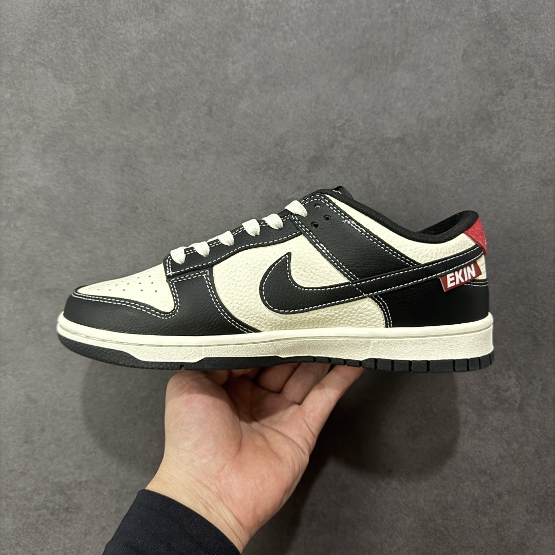 图片[2]-【定制版】NK SB Dunk Low 低帮巴黎世家联名米白黑红印花 定制鞋盒 大厂纯原品质出货 超高清洁度 皮料切割干净无任何毛边 细节完美 货号：DS6608-016 尺码： 36 36.5 37.5 38 38.5 39 40 40.5 41 42 42.5 43 44 44.5 45 编码：HXSB330340-选品中心