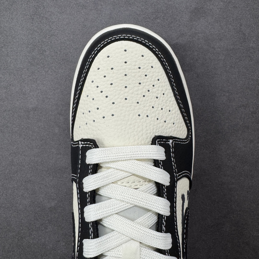 图片[8]-【定制版】NK SB Dunk Low 低帮巴黎世家联名米白黑红印花 定制鞋盒 大厂纯原品质出货 超高清洁度 皮料切割干净无任何毛边 细节完美 货号：DS6608-016 尺码： 36 36.5 37.5 38 38.5 39 40 40.5 41 42 42.5 43 44 44.5 45 编码：HXSB330340-选品中心