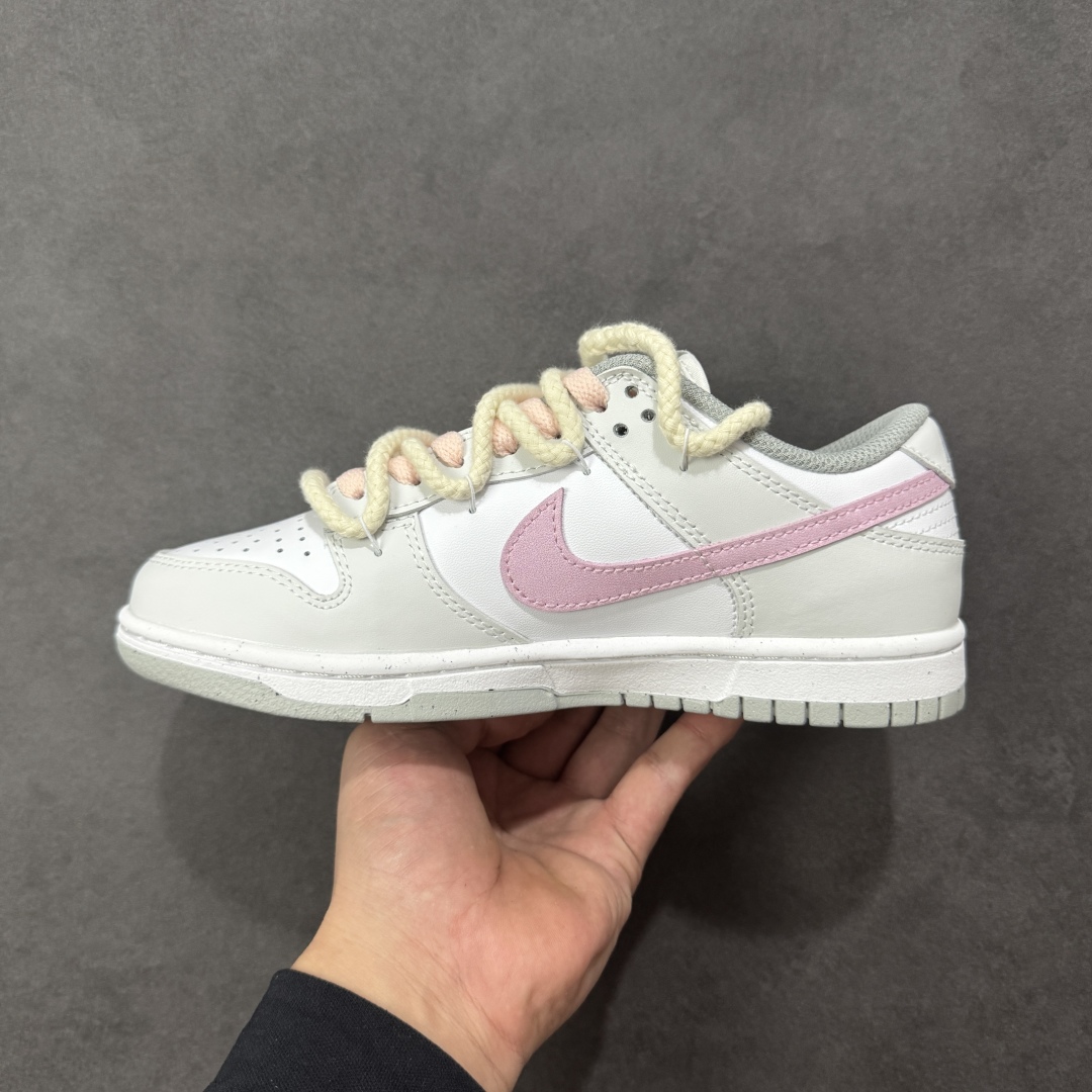 图片[2]-Nike SB Dunk Low \”Just Do It\” 绑带 落花 粉色 周年高端定制 低帮休闲板鞋 DD1503-103  #定制鞋盒 超高清洁度 皮料切割干净无任何毛边 细节完美   尺码：35.5 36 36.5 37.5 38 38.5 39 40 编码：HXSB330340-选品中心