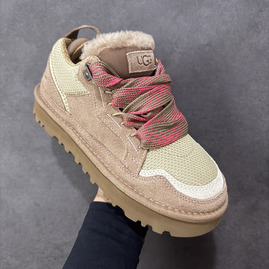 图片[3]-【SP顶级版】UGG LOWMEL 梅尔低帮 N1144032秋冬羊毛一体雪地靴 原代工厂隆丰A级真羊毛皮一体完全遵循正平正品，精选A级羊皮毛一体材质，内里毛绒如云朵般包裹双脚，白带恒温属性一寒锁温抗冻，股季透气排湿，让双脚时刻处于干爽舒适的状态，轻量化设计搭配柔韧鞋底，每一步都似踩在软垫上，再加上贴合足型的弧度与足跟支撑，无论是居家休憩,外出通勤还是日常跑腿，全天行走也无负担。 从经典高筒靴到简约拖鞋，从基础中性色到潮流设计，既能与牛仔裤、卫衣打造随性日常，也能搭配裙子、男女同款更能轻松适配情侣穿搭。 优质羊皮毛天生耐磨损，搭配扎实工艺与防水科技加持，能抵御日常磨损与雨雪侵袭。一双穿数年仍能保持柔软质感💪🏻 尺码：35-40-选品中心