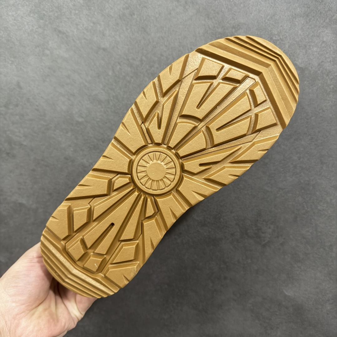 图片[9]-【广东纯原】UGG Tasman Weather Hybrid U9806 塔斯曼混合系列中帮轻量休闲马丁靴 户外中帮休闲马丁靴雪地靴系列 #广东大厂品质 秋冬新款 时尚潮流搭配 面料釆用意大利进口磨砂牛皮 全鞋真牛皮材料 大底到五金都是代工厂原材料制作 好货不杀猪 首单质量严格把控 全套官网统一包装 今年冬季防寒户外专用产品 日常随意搭配 型男必备‼ 尺码：39 40 41 42 43 44 编码：TLB310320-选品中心