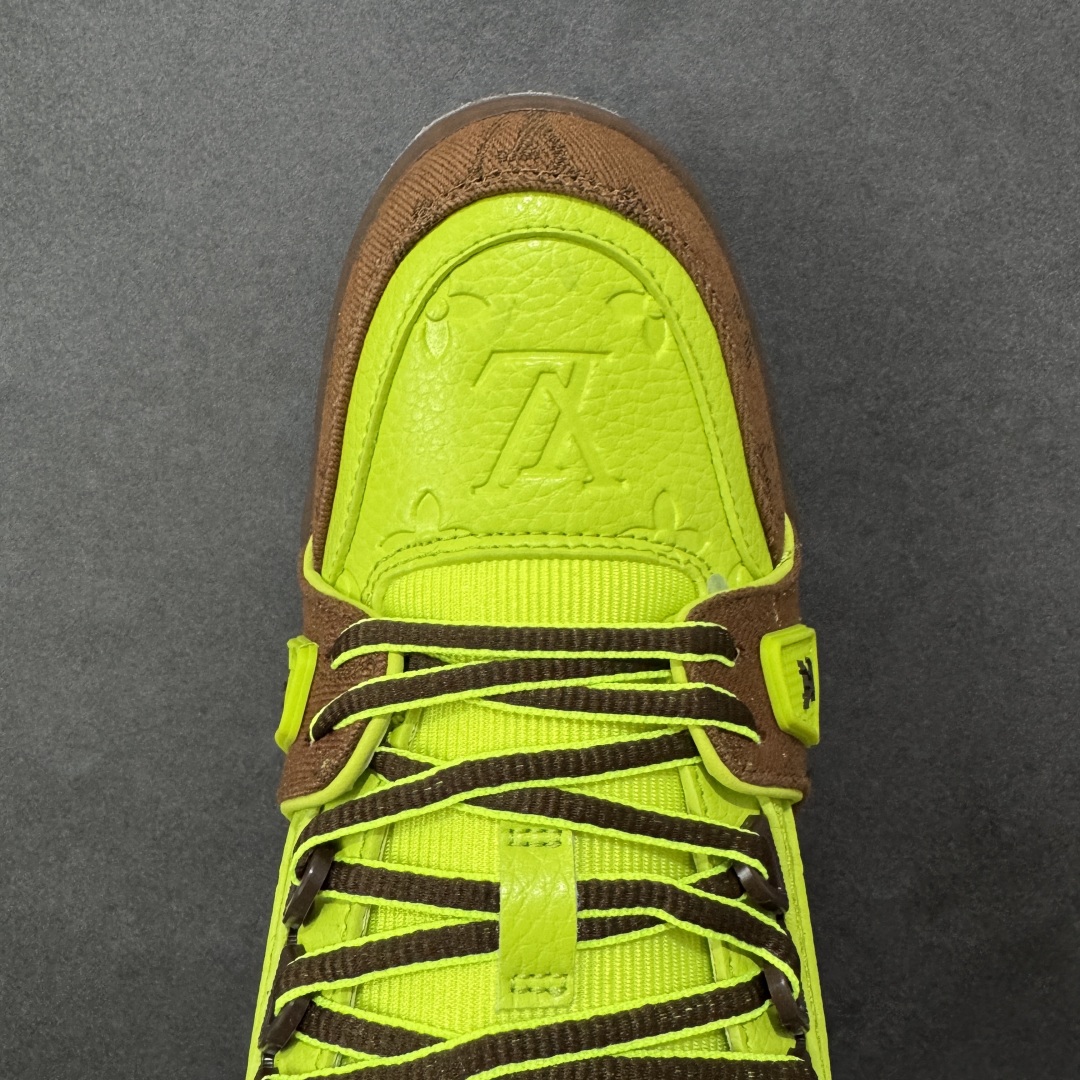 图片[8]-【广东纯原版本】LV Run Away 运动鞋 拼接 Epi 牛皮革和 Monogram 压纹粒面牛皮革，再现传统跑鞋的灵感启发。楔形外底延续标志性设计，品牌字母和标识分饰鞋舌和鞋后。Monogram 压纹粒面牛皮革和 Epi 牛皮革橡胶外底 尺码：36-45 编码：FJB390400-选品中心