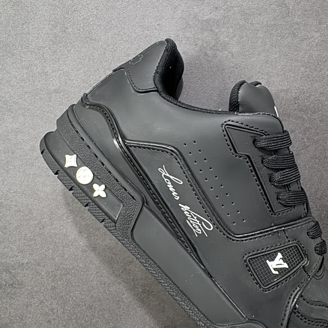 图片[6]-【广东纯原版本】LV Run Away 运动鞋 拼接 Epi 牛皮革和 Monogram 压纹粒面牛皮革，再现传统跑鞋的灵感启发。楔形外底延续标志性设计，品牌字母和标识分饰鞋舌和鞋后。Monogram 压纹粒面牛皮革和 Epi 牛皮革橡胶外底 尺码：36-45 编码：FJB390400-选品中心