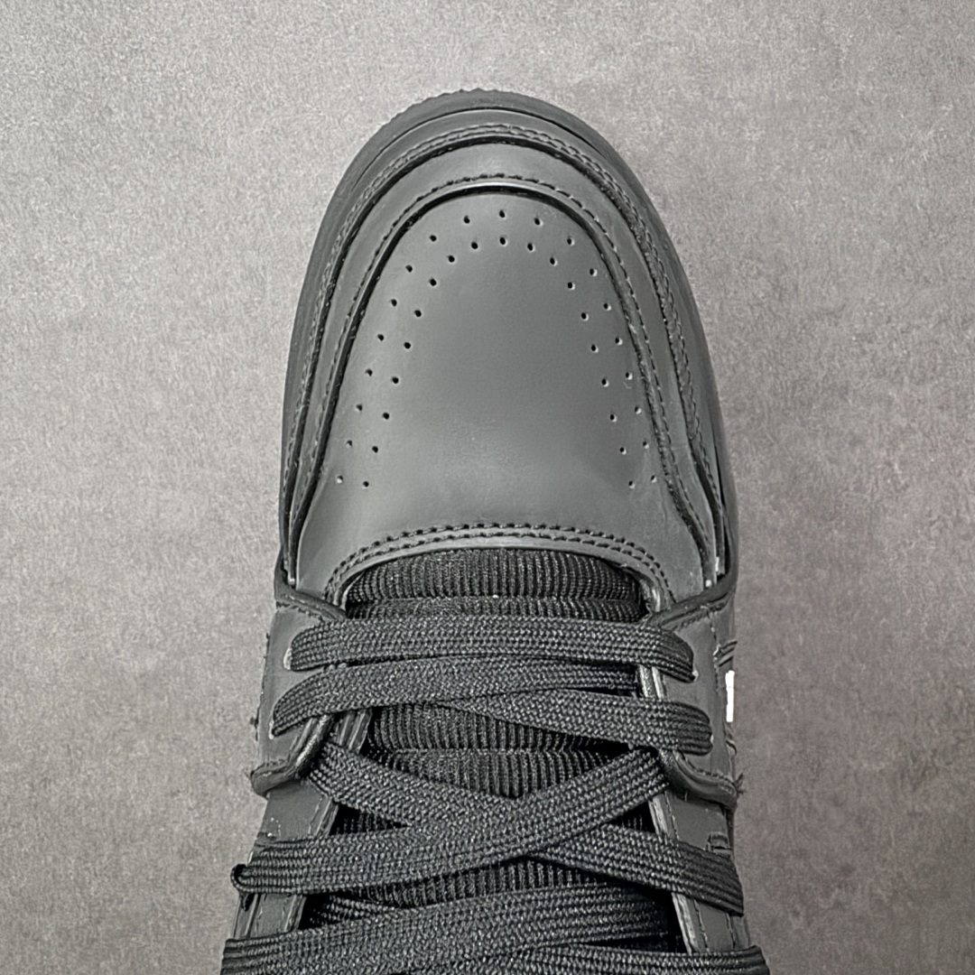 图片[8]-【广东纯原版本】LV Run Away 运动鞋 拼接 Epi 牛皮革和 Monogram 压纹粒面牛皮革，再现传统跑鞋的灵感启发。楔形外底延续标志性设计，品牌字母和标识分饰鞋舌和鞋后。Monogram 压纹粒面牛皮革和 Epi 牛皮革橡胶外底 尺码：36-45 编码：FJB390400-选品中心