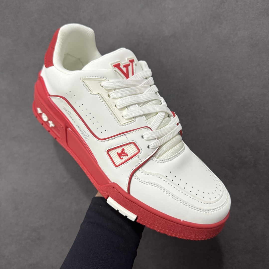 图片[3]-【广东纯原版本】LV Run Away 运动鞋 拼接 Epi 牛皮革和 Monogram 压纹粒面牛皮革，再现传统跑鞋的灵感启发。楔形外底延续标志性设计，品牌字母和标识分饰鞋舌和鞋后。Monogram 压纹粒面牛皮革和 Epi 牛皮革橡胶外底 尺码：36-45 编码：FJB390400-选品中心