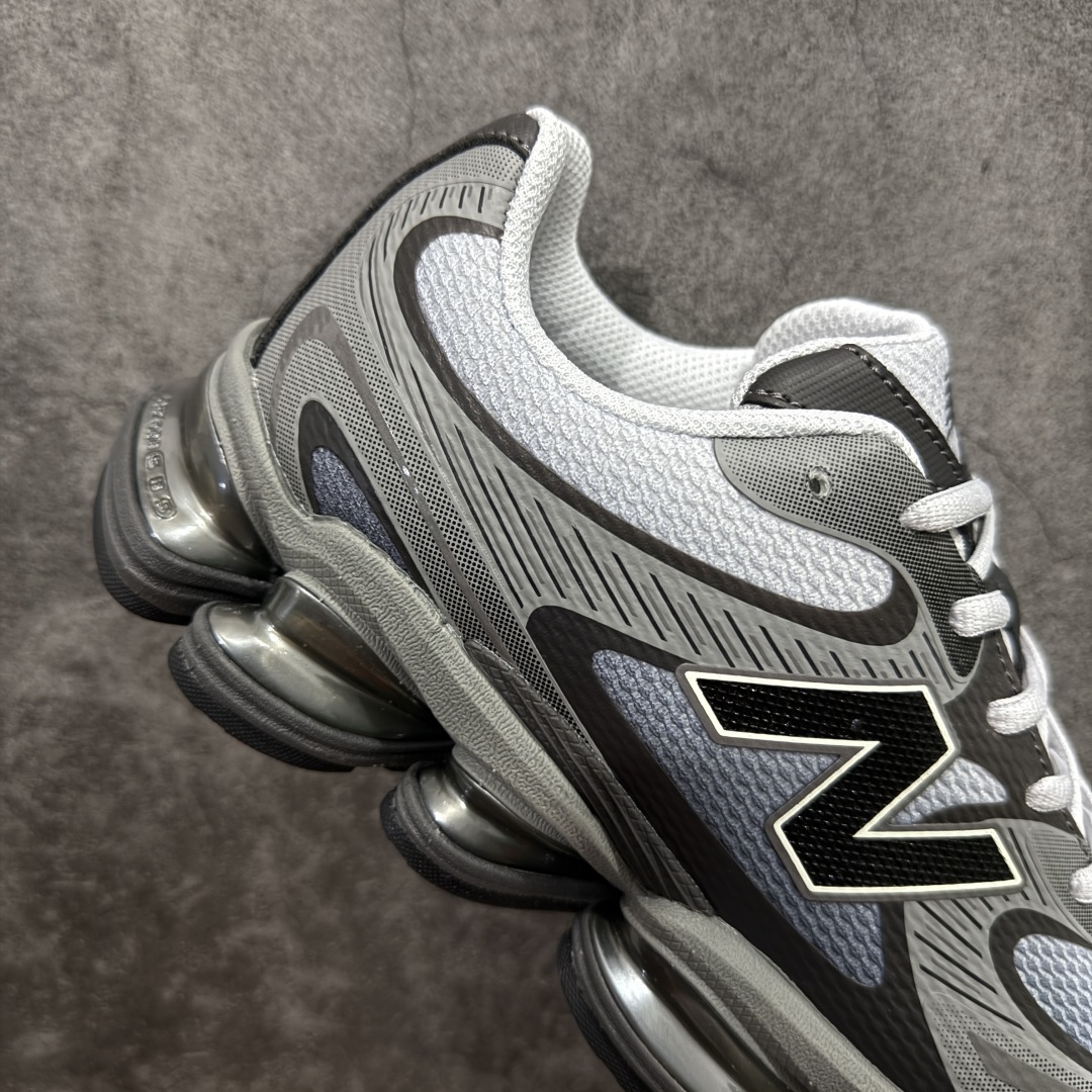 图片[7]-【纯原版】New Balance 新百伦 NB2000 网面休闲鞋 U2000PCD NB官方重磅新品 一款融合复古设计与现代科技的跑鞋，以其经典的造型和舒适脚感，成为2025年复古潮流爱好的推荐单品。 极具视觉冲击力的5根ABZORB单元，以及无缝鞋面的设计，加上3M反光材质的装饰，比之前推出的9060系列更夸张，更具未来感。 尺码：36-46.5-选品中心