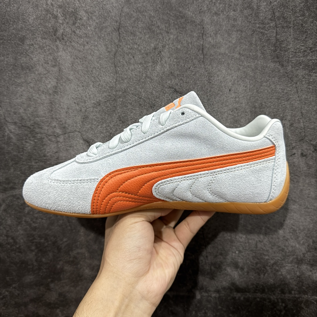 图片[2]-【CS纯原】Puma Speedcat OG Sparco 彪马罗马阿莫尔系列 复古运动休闲赛车跑鞋 绿橙 406329-40 市场第一梯队品质 版型 细节 烫金走线 完全碾压市场任意版本 欢迎对比🆚 工厂耗时3个月开发 原装档案原数据纸版楦型 采用固色翻毛皮鞋面材质(正确二次成型\’猛帮\’成型工艺🆚区别市面版本!!) 外置原数据开发轻量耐磨橡胶大底💪🏻 全球知名运动品牌PUMA宝马赛车系列 融合了宝马车队的标志性配色 以趣味十足又前卫复古的设计引领潮流 将赛道精神融入街头时尚 开启前卫竞速之旅 主打前卫复古风 Roma鞋款的鞋侧以复古的流线造型 缀以宝马经典Logo 巧妙吸睛 而Speedcat鞋款以亮眼三色条纹元素缀以舒适鞋面 赋予了独特的个性美学 演绎赛车的无尽能量 尺码：35.5-45-选品中心