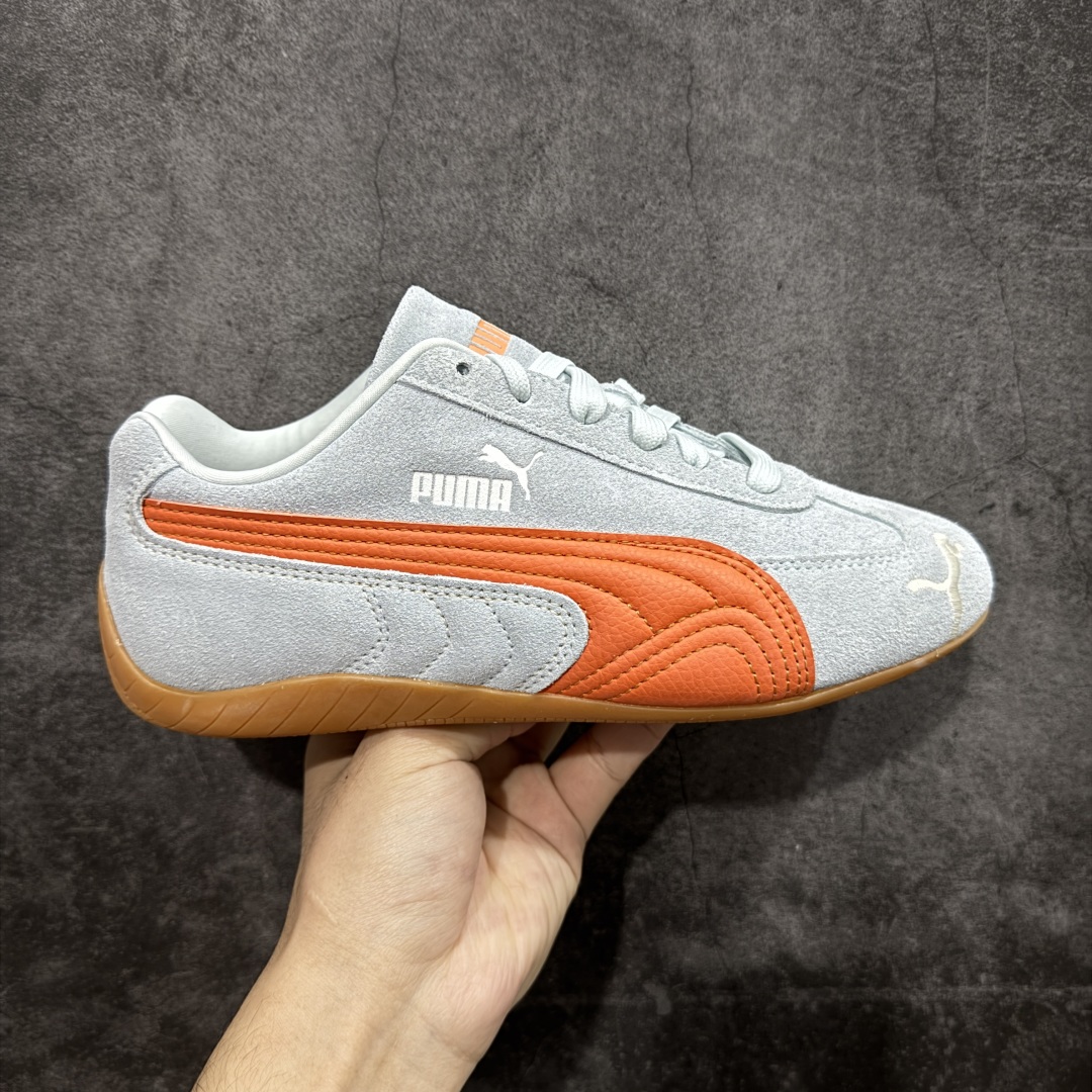 【CS纯原】Puma Speedcat OG Sparco 彪马罗马阿莫尔系列 复古运动休闲赛车跑鞋 绿橙 406329-40 市场第一梯队品质 版型 细节 烫金走线 完全碾压市场任意版本 欢迎对比🆚 工厂耗时3个月开发 原装档案原数据纸版楦型 采用固色翻毛皮鞋面材质(正确二次成型\'猛帮\'成型工艺🆚区别市面版本!!) 外置原数据开发轻量耐磨橡胶大底💪🏻 全球知名运动品牌PUMA宝马赛车系列 融合了宝马车队的标志性配色 以趣味十足又前卫复古的设计引领潮流 将赛道精神融入街头时尚 开启前卫竞速之旅 主打前卫复古风 Roma鞋款的鞋侧以复古的流线造型 缀以宝马经典Logo 巧妙吸睛 而Speedcat鞋款以亮眼三色条纹元素缀以舒适鞋面 赋予了独特的个性美学 演绎赛车的无尽能量 尺码：35.5-45-选品中心