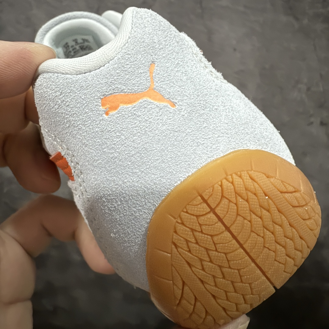 图片[2]-【CS纯原】Puma Speedcat OG Sparco 彪马罗马阿莫尔系列 复古运动休闲赛车跑鞋 绿橙 406329-40 市场第一梯队品质 版型 细节 烫金走线 完全碾压市场任意版本 欢迎对比🆚 工厂耗时3个月开发 原装档案原数据纸版楦型 采用固色翻毛皮鞋面材质(正确二次成型\’猛帮\’成型工艺🆚区别市面版本!!) 外置原数据开发轻量耐磨橡胶大底💪🏻 全球知名运动品牌PUMA宝马赛车系列 融合了宝马车队的标志性配色 以趣味十足又前卫复古的设计引领潮流 将赛道精神融入街头时尚 开启前卫竞速之旅 主打前卫复古风 Roma鞋款的鞋侧以复古的流线造型 缀以宝马经典Logo 巧妙吸睛 而Speedcat鞋款以亮眼三色条纹元素缀以舒适鞋面 赋予了独特的个性美学 演绎赛车的无尽能量 尺码：35.5-45-选品中心