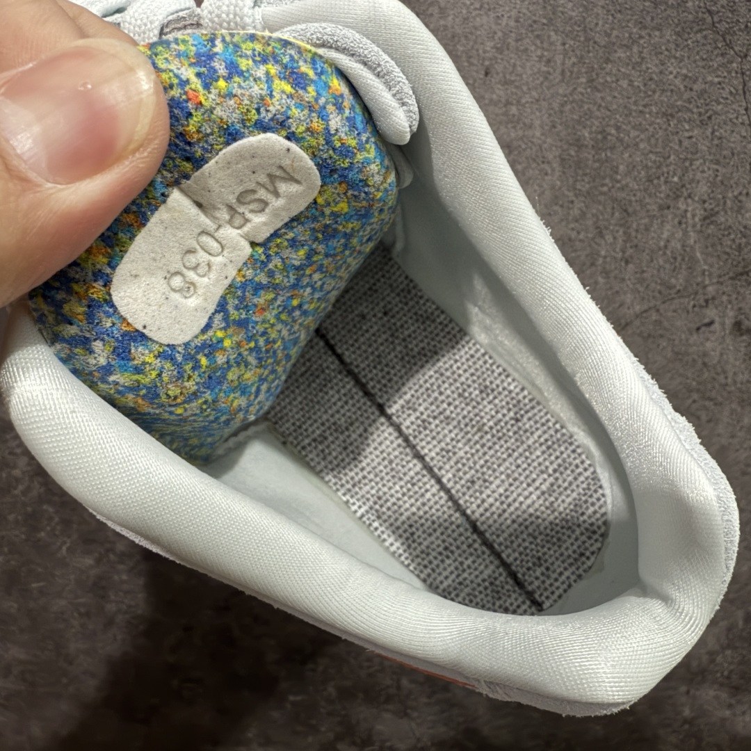 图片[9]-【CS纯原】Puma Speedcat OG Sparco 彪马罗马阿莫尔系列 复古运动休闲赛车跑鞋 绿橙 406329-40 市场第一梯队品质 版型 细节 烫金走线 完全碾压市场任意版本 欢迎对比🆚 工厂耗时3个月开发 原装档案原数据纸版楦型 采用固色翻毛皮鞋面材质(正确二次成型\’猛帮\’成型工艺🆚区别市面版本!!) 外置原数据开发轻量耐磨橡胶大底💪🏻 全球知名运动品牌PUMA宝马赛车系列 融合了宝马车队的标志性配色 以趣味十足又前卫复古的设计引领潮流 将赛道精神融入街头时尚 开启前卫竞速之旅 主打前卫复古风 Roma鞋款的鞋侧以复古的流线造型 缀以宝马经典Logo 巧妙吸睛 而Speedcat鞋款以亮眼三色条纹元素缀以舒适鞋面 赋予了独特的个性美学 演绎赛车的无尽能量 尺码：35.5-45-选品中心