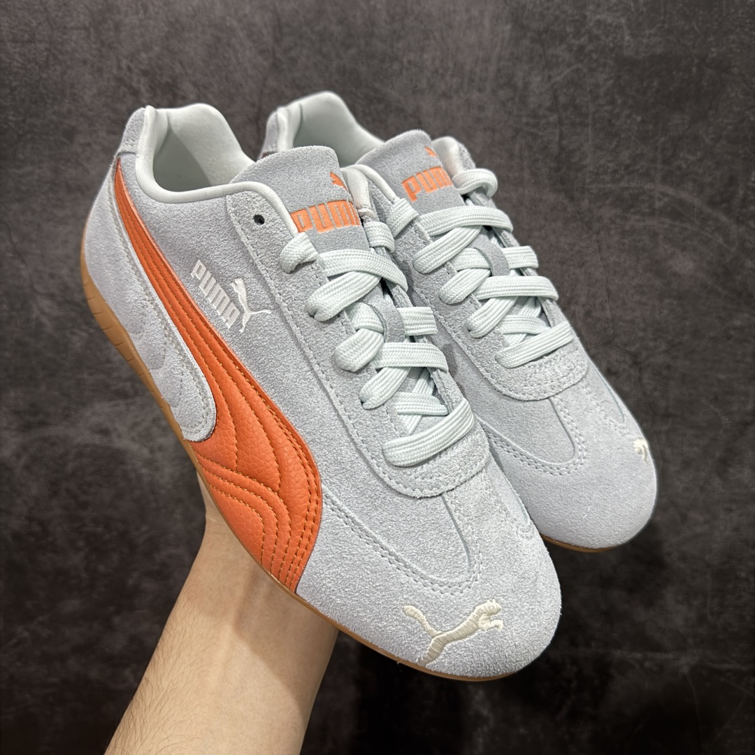 【CS纯原】Puma Speedcat OG Sparco 彪马罗马阿莫尔系列 复古运动休闲赛车跑鞋 绿橙 406329-40 市场第一梯队品质 版型 细节 烫金走线 完全碾压市场任意版本 欢迎对比🆚 工厂耗时3个月开发 原装档案原数据纸版楦型 采用固色翻毛皮鞋面材质(正确二次成型\'猛帮\'成型工艺🆚区别市面版本!!) 外置原数据开发轻量耐磨橡胶大底💪🏻 全球知名运动品牌PUMA宝马赛车系列 融合了宝马车队的标志性配色 以趣味十足又前卫复古的设计引领潮流 将赛道精神融入街头时尚 开启前卫竞速之旅 主打前卫复古风 Roma鞋款的鞋侧以复古的流线造型 缀以宝马经典Logo 巧妙吸睛 而Speedcat鞋款以亮眼三色条纹元素缀以舒适鞋面 赋予了独特的个性美学 演绎赛车的无尽能量 尺码：35.5-45-选品中心