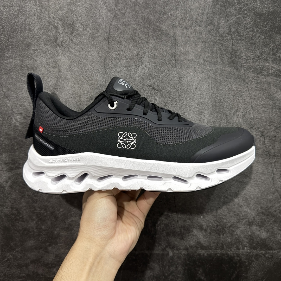 【渠道M版】ON昂跑 x Loewe 罗意威联名二代系列 原版开发 原材料打造 还原真实脚感 鞋底非常软弹 跑步健身必备 原版对比无任何差别 高端零售必推版本 市场独家货 区别市场所有版本 还原对比 鞋面采用一体成型布料 有弹性非常透气 鞋底镂空设计 运用了CLOUDTILT专利技术 弹力十足 毫无负重感 适合日常长距离行走或者休闲旅游 跑步！ 尺码 36-46-选品中心