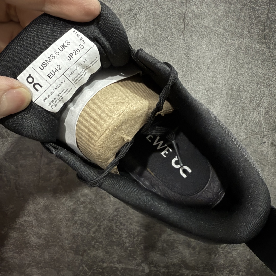 图片[7]-【渠道M版】ON昂跑 x Loewe 罗意威联名二代系列 原版开发 原材料打造 还原真实脚感 鞋底非常软弹 跑步健身必备 原版对比无任何差别 高端零售必推版本 市场独家货 区别市场所有版本 还原对比 鞋面采用一体成型布料 有弹性非常透气 鞋底镂空设计 运用了CLOUDTILT专利技术 弹力十足 毫无负重感 适合日常长距离行走或者休闲旅游 跑步！ 尺码 36-46-选品中心