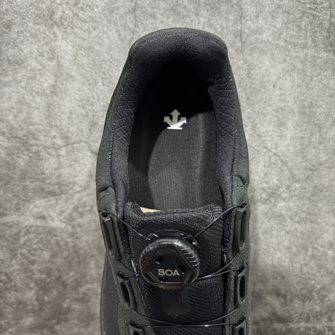 图片[8]-【公司级】DESCENTE BOA 迪桑特轻盈缓震透气鞋面时尚休闲运动覆盖防水男子越野跑鞋 官方同步 正确细节 正确白色标 正确米其林大底 区别市场错版 适合技术路线单日徒步穿着 aeriosflgtx鞋受到长途野外跑步鞋的启发，适合在变化的地形上进行快速轻快的徒步旅行穿着，舒适而有支撑性，使您充满信心。 该设计与脚部融为一体，可最大限度地减少摩擦，鞋面gore-tex保护膜具有超强防水效果，采用gore隐形适体(invisiblefit)技术，更轻薄舒适。鞋子鞋外底结构vibram®橡胶化合材料，防滑耐磨耐用，tpu鞋头可防磨损，压缩eva泡沫内底以及一体的tpu铁芯提高了灵活性和稳定性。这是一款集功能，户外，颜值于一体的超强登山鞋，强烈推荐💪🏻 尺码： 39-45含半码-选品中心