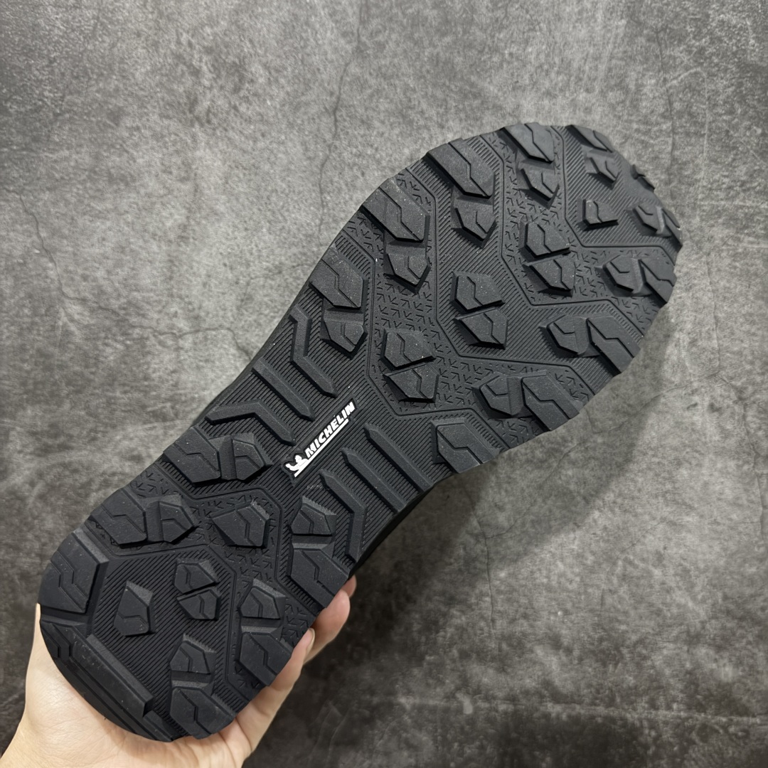 图片[9]-【公司级】DESCENTE BOA 迪桑特轻盈缓震透气鞋面时尚休闲运动覆盖防水男子越野跑鞋 官方同步 正确细节 正确白色标 正确米其林大底 区别市场错版 适合技术路线单日徒步穿着 aeriosflgtx鞋受到长途野外跑步鞋的启发，适合在变化的地形上进行快速轻快的徒步旅行穿着，舒适而有支撑性，使您充满信心。 该设计与脚部融为一体，可最大限度地减少摩擦，鞋面gore-tex保护膜具有超强防水效果，采用gore隐形适体(invisiblefit)技术，更轻薄舒适。鞋子鞋外底结构vibram®橡胶化合材料，防滑耐磨耐用，tpu鞋头可防磨损，压缩eva泡沫内底以及一体的tpu铁芯提高了灵活性和稳定性。这是一款集功能，户外，颜值于一体的超强登山鞋，强烈推荐💪🏻 尺码： 39-45含半码-选品中心