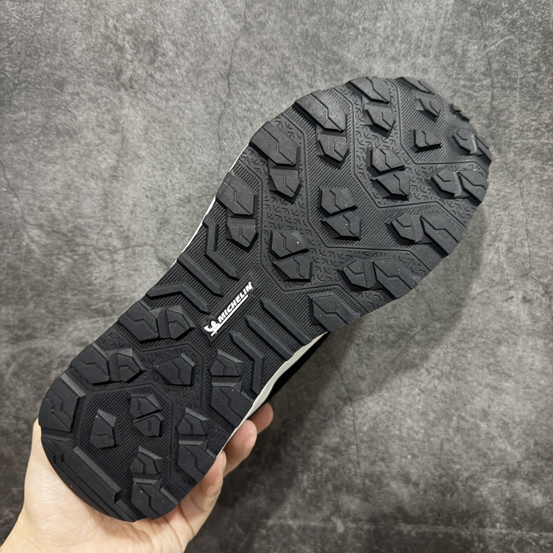 图片[9]-【公司级】DESCENTE BOA 迪桑特轻盈缓震透气鞋面时尚休闲运动覆盖防水男子越野跑鞋 官方同步 正确细节 正确白色标 正确米其林大底 区别市场错版 适合技术路线单日徒步穿着 aeriosflgtx鞋受到长途野外跑步鞋的启发，适合在变化的地形上进行快速轻快的徒步旅行穿着，舒适而有支撑性，使您充满信心。 该设计与脚部融为一体，可最大限度地减少摩擦，鞋面gore-tex保护膜具有超强防水效果，采用gore隐形适体(invisiblefit)技术，更轻薄舒适。鞋子鞋外底结构vibram®橡胶化合材料，防滑耐磨耐用，tpu鞋头可防磨损，压缩eva泡沫内底以及一体的tpu铁芯提高了灵活性和稳定性。这是一款集功能，户外，颜值于一体的超强登山鞋，强烈推荐💪🏻 尺码： 39-45含半码-选品中心