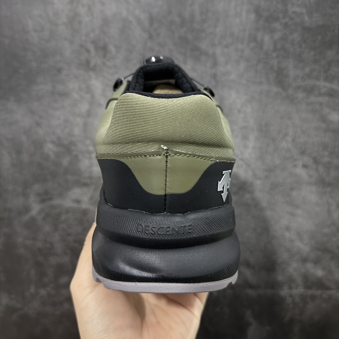 图片[4]-【公司级】DESCENTE BOA 迪桑特轻盈缓震透气鞋面时尚休闲运动覆盖防水男子越野跑鞋 官方同步 正确细节 正确白色标 正确米其林大底 区别市场错版 适合技术路线单日徒步穿着 aeriosflgtx鞋受到长途野外跑步鞋的启发，适合在变化的地形上进行快速轻快的徒步旅行穿着，舒适而有支撑性，使您充满信心。 该设计与脚部融为一体，可最大限度地减少摩擦，鞋面gore-tex保护膜具有超强防水效果，采用gore隐形适体(invisiblefit)技术，更轻薄舒适。鞋子鞋外底结构vibram®橡胶化合材料，防滑耐磨耐用，tpu鞋头可防磨损，压缩eva泡沫内底以及一体的tpu铁芯提高了灵活性和稳定性。这是一款集功能，户外，颜值于一体的超强登山鞋，强烈推荐💪🏻 尺码： 39-45含半码-选品中心