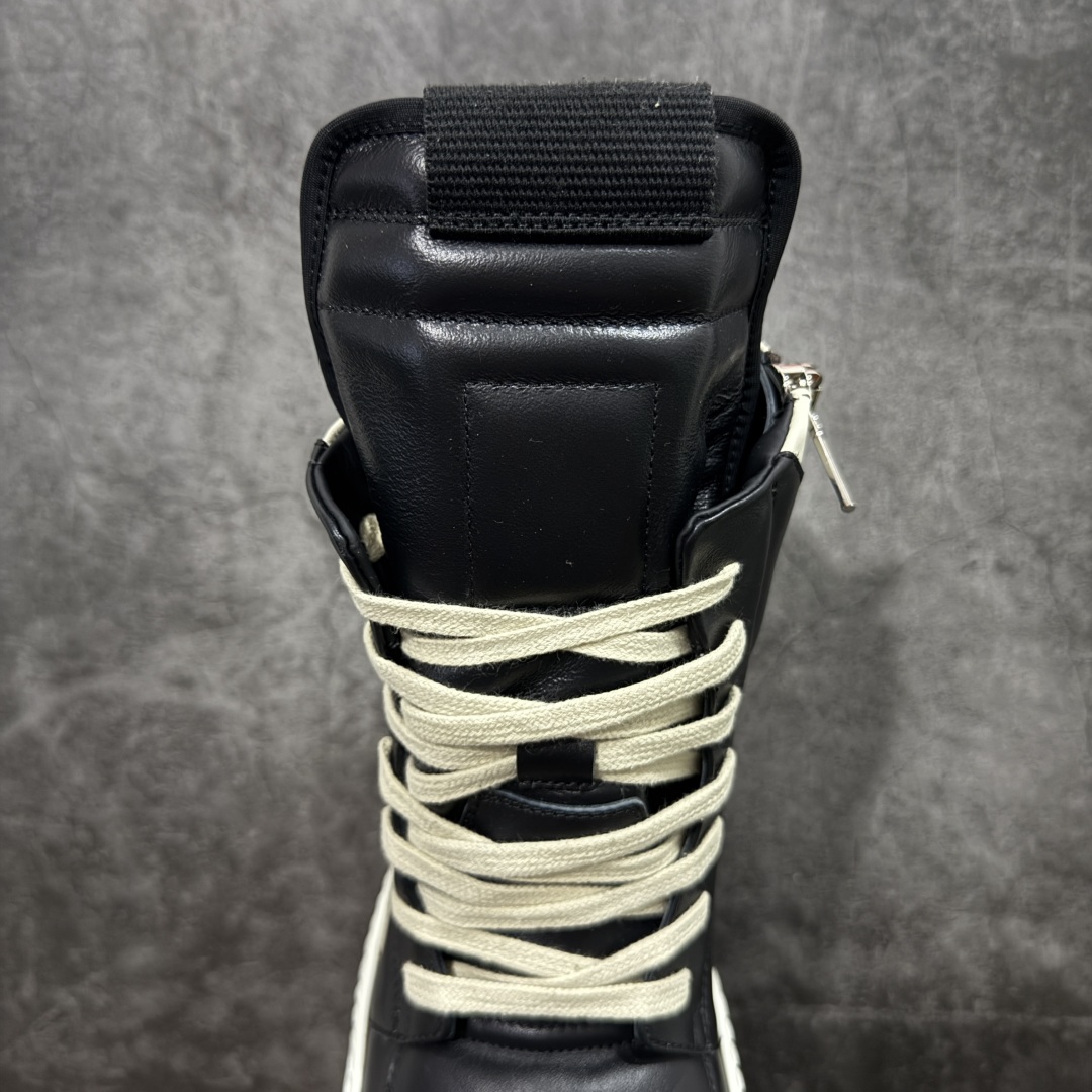 图片[8]-【New Star版本】瑞克 欧文斯Rick owens 主线 经典西瓜头 RO高帮倒三角黑白拉链薄底 从购入原鞋开始到开大底磨具、定制皮料.辅料、调楦、开版.历经6个月时间 同步原版 市售公认最高版.独立私模、所有皮料、辅料按照原版标准定制⬇️ 每个环节经过QC质检.真正可达到特A级的品控.到手免检发货 【版型】历经6个月 调楦开版，纳米级还原 【面皮】进口全粒面头层小牛皮.细纳帕纹路亮面风格. 【内里】进口全粒面头层小牛皮，细纳帕纹路哑光风格，自然毛孔 吸汗透气 【中底】表面层包裹全粒面小牛皮 内层中底带钢板，提升鞋子的稳定性与支撑力，有效抵抗外力变形 【鞋垫】全粒面小牛皮-透气吸汗+三层夹心泡面材质-高弹透气脚感舒适 【鞋底】独家私模TPU奶香大底 进口TPU原料耐磨、耐操、不易氧化发黄 【鞋带】定制水染 按原版织法工艺 百分比百还原 【布袋】定制定染原厂布袋原厂刺绣工艺 布料厚实 柔软 带绒感 颜色深灰微微发绿 正确版.布料成本远高于市场版 【包装】配件包装全部按照最新版原鞋标准.另附送黑色鞋带 独家配无纺布试鞋垫 尺码：38 39 40 41 42 43 44 45 46-选品中心