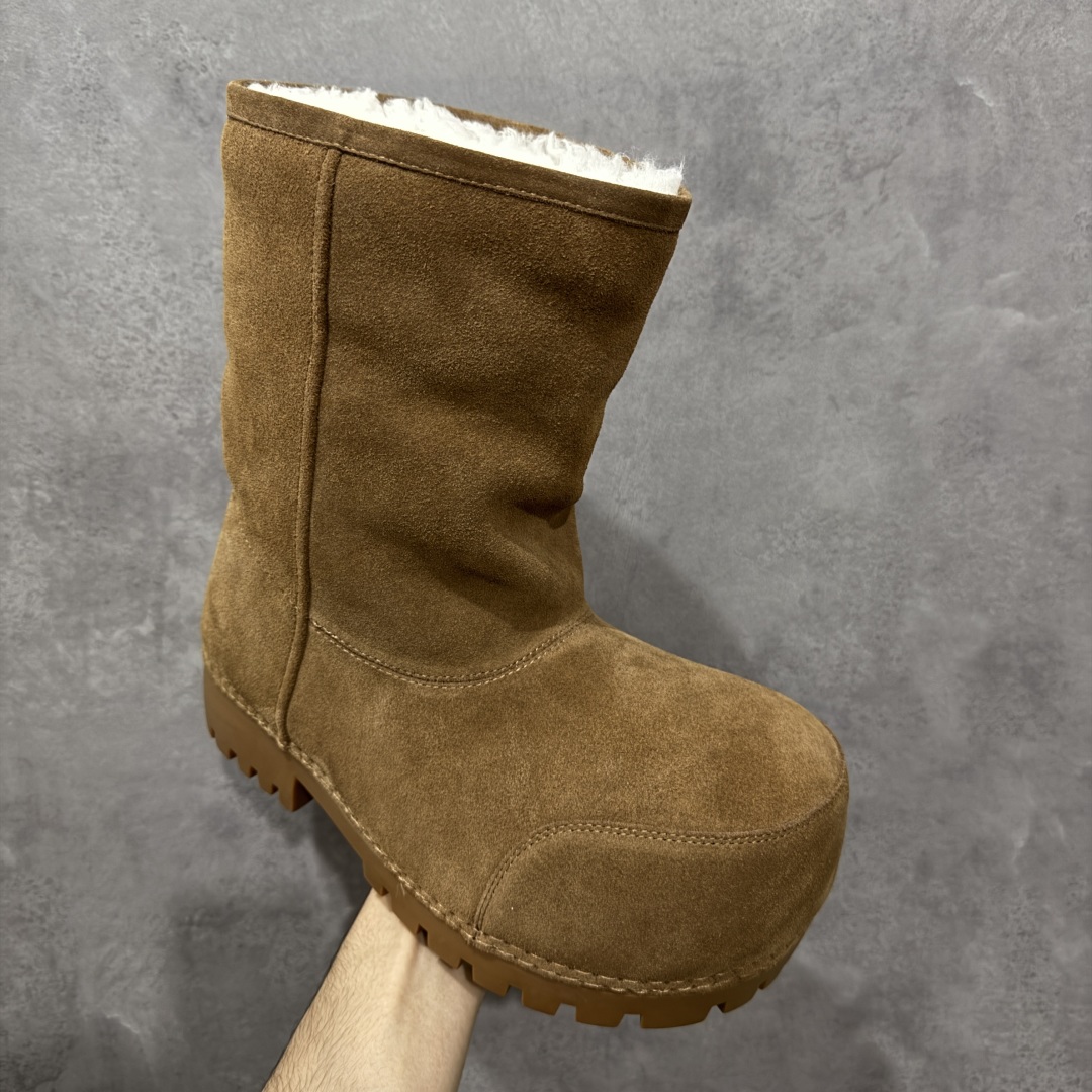 图片[3]-【莞产G版】独家顶级版本BALENCIAGA巴黎世家家2025秋冬雪地靴系列…… 【胖嘟嘟雪地中靴】 巴黎世家今年又出战靴！胖嘟嘟这么可爱啊！黑暗系的雪地靴真的太显瘦了 回头率巨高！原版拆解不仅是材质和原版一样就连小细节都跟zp无区别！ ❶面料：原版定制牛猄 ❷内里：原版定制澳洲羊毛 ❸垫脚：原版定制澳洲羊毛 ❹大底：原版开模TPU防滑大底 ❺包装：原版全套包装 ❻尺码：36-45-选品中心