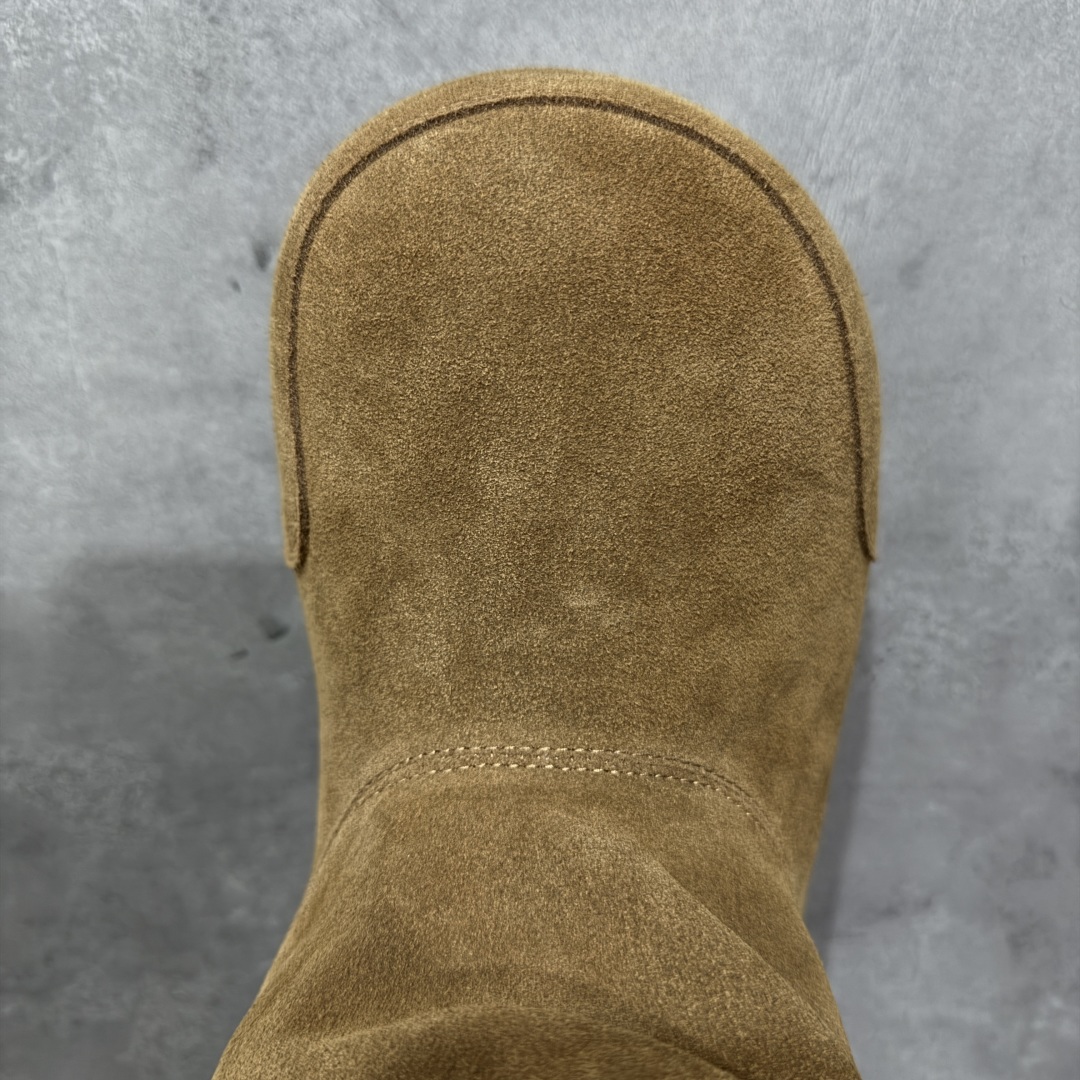 图片[5]-【莞产G版】独家顶级版本BALENCIAGA巴黎世家家2025秋冬雪地靴系列…… 【胖嘟嘟雪地中靴】 巴黎世家今年又出战靴！胖嘟嘟这么可爱啊！黑暗系的雪地靴真的太显瘦了 回头率巨高！原版拆解不仅是材质和原版一样就连小细节都跟zp无区别！ ❶面料：原版定制牛猄 ❷内里：原版定制澳洲羊毛 ❸垫脚：原版定制澳洲羊毛 ❹大底：原版开模TPU防滑大底 ❺包装：原版全套包装 ❻尺码：36-45-选品中心