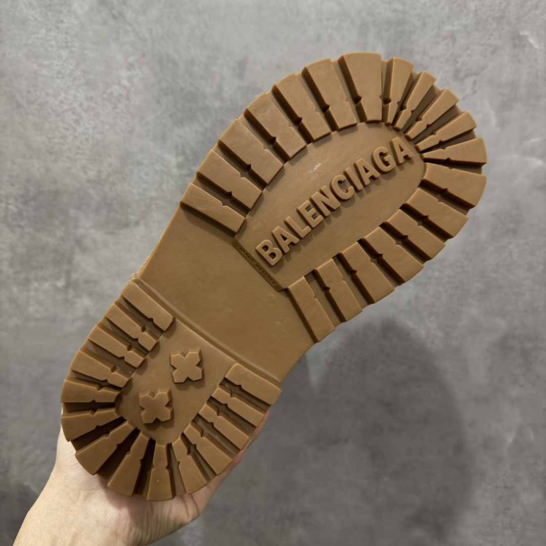 图片[9]-【莞产G版】独家顶级版本BALENCIAGA巴黎世家家2025秋冬雪地靴系列…… 【胖嘟嘟雪地中靴】 巴黎世家今年又出战靴！胖嘟嘟这么可爱啊！黑暗系的雪地靴真的太显瘦了 回头率巨高！原版拆解不仅是材质和原版一样就连小细节都跟zp无区别！ ❶面料：原版定制牛猄 ❷内里：原版定制澳洲羊毛 ❸垫脚：原版定制澳洲羊毛 ❹大底：原版开模TPU防滑大底 ❺包装：原版全套包装 ❻尺码：36-45-选品中心