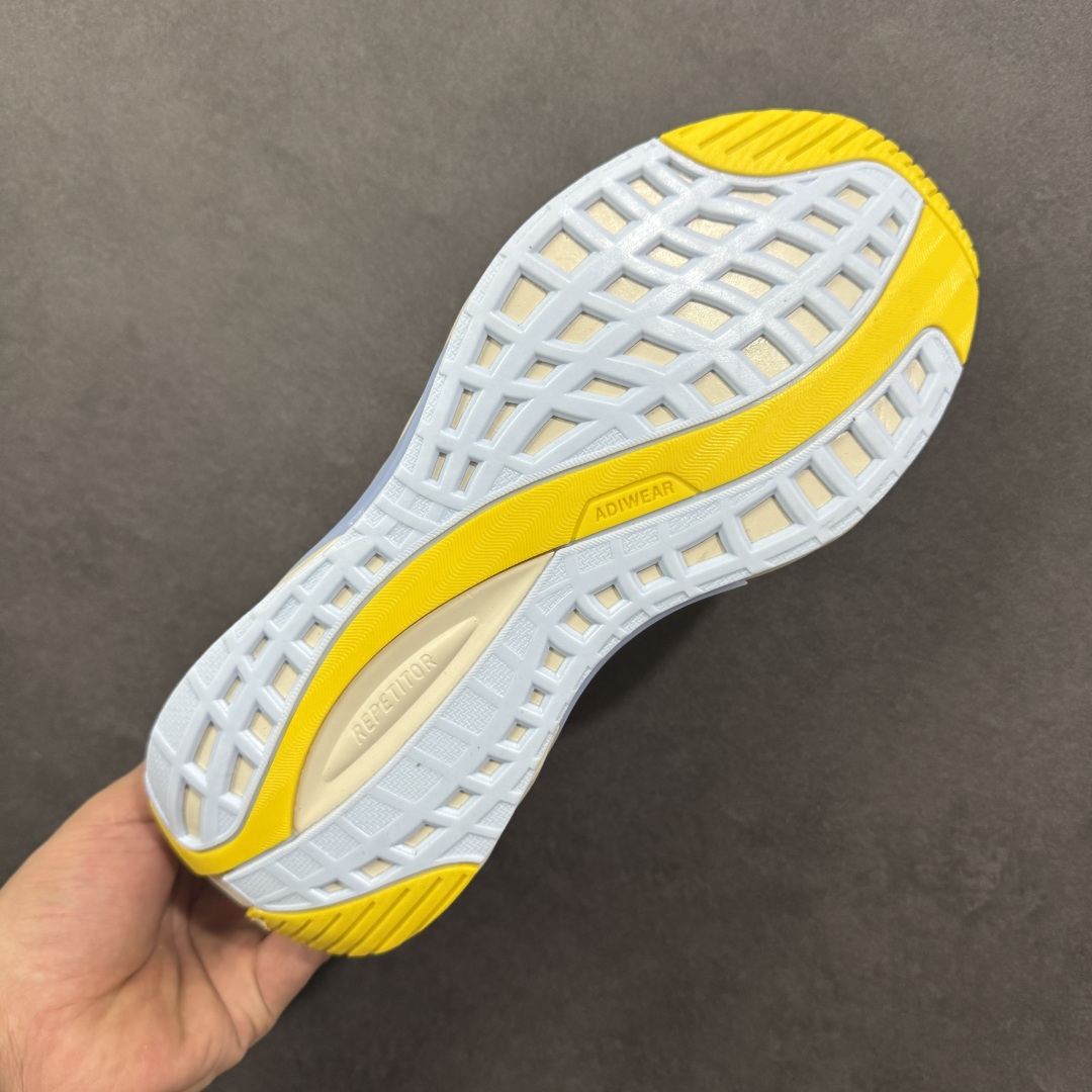 图片[9]-【公司级】Adidas Adipure Glide系列 阿迪达斯 织物 耐磨透气 低帮 公路跑步鞋 凭借全方位透气设计 鞋面采用了网布加TPU支撑骨架设计 兼顾透气性 包裹性鞋底多段镂空设计既方便弯折 又能使鞋底拥有透气性 带来全方位凉爽脚感 货号：JQ9450 尺码：36-45 编码：MGB270280-选品中心