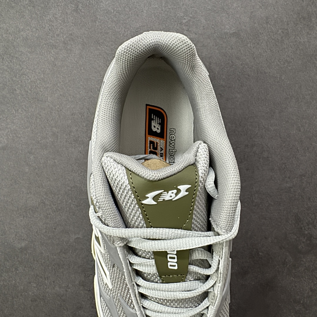 图片[7]-【公司级】New Balance 新百伦 NB20005 网面休闲跑步鞋 复古还要机能，NB官方重磅新品。一款融合复古设计与现代科技的跑鞋，以其经典的造型和舒适脚感，成为2025年复古潮流爱好的推荐单品。 极具视觉冲击力的5根ABZORB单元，以及无缝鞋面的设计，加上3M反光材质的装饰，比之前推出的9060系列更夸张，更具未来感。 货号：U20005UL 尺码：40-45-选品中心