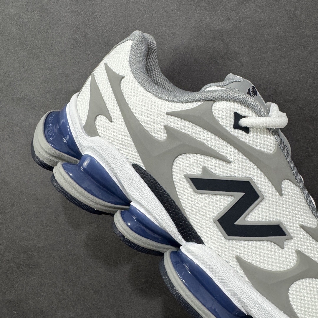 图片[6]-【公司级】New Balance 新百伦 NB20005 网面休闲跑步鞋 复古还要机能，NB官方重磅新品。一款融合复古设计与现代科技的跑鞋，以其经典的造型和舒适脚感，成为2025年复古潮流爱好的推荐单品。 极具视觉冲击力的5根ABZORB单元，以及无缝鞋面的设计，加上3M反光材质的装饰，比之前推出的9060系列更夸张，更具未来感。 货号：U20005UH 尺码：40-45-选品中心