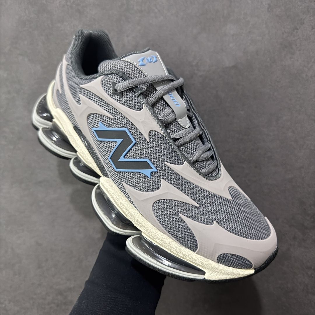 图片[3]-【公司级】New Balance 新百伦 NB20005 网面休闲跑步鞋 复古还要机能，NB官方重磅新品。一款融合复古设计与现代科技的跑鞋，以其经典的造型和舒适脚感，成为2025年复古潮流爱好的推荐单品。 极具视觉冲击力的5根ABZORB单元，以及无缝鞋面的设计，加上3M反光材质的装饰，比之前推出的9060系列更夸张，更具未来感。 货号：U20005UG 尺码：40-45-选品中心