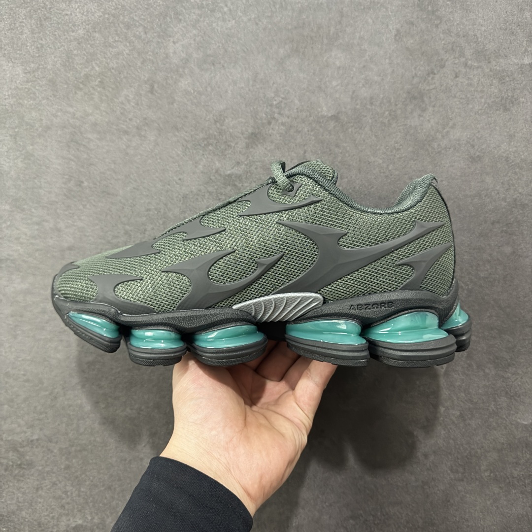 图片[2]-【公司级】New Balance 新百伦 NB20005 网面休闲跑步鞋 复古还要机能，NB官方重磅新品。一款融合复古设计与现代科技的跑鞋，以其经典的造型和舒适脚感，成为2025年复古潮流爱好的推荐单品。 极具视觉冲击力的5根ABZORB单元，以及无缝鞋面的设计，加上3M反光材质的装饰，比之前推出的9060系列更夸张，更具未来感。 货号：U20005UE 尺码：40-45-选品中心