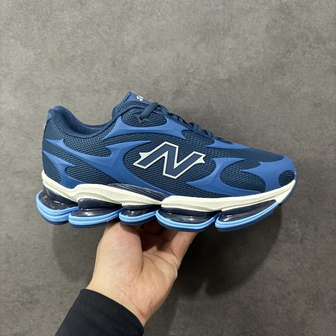 【公司级】New Balance 新百伦 NB20005 网面休闲跑步鞋 复古还要机能，NB官方重磅新品。一款融合复古设计与现代科技的跑鞋，以其经典的造型和舒适脚感，成为2025年复古潮流爱好的推荐单品。 极具视觉冲击力的5根ABZORB单元，以及无缝鞋面的设计，加上3M反光材质的装饰，比之前推出的9060系列更夸张，更具未来感。 货号：U20005UF 尺码：40-45-选品中心