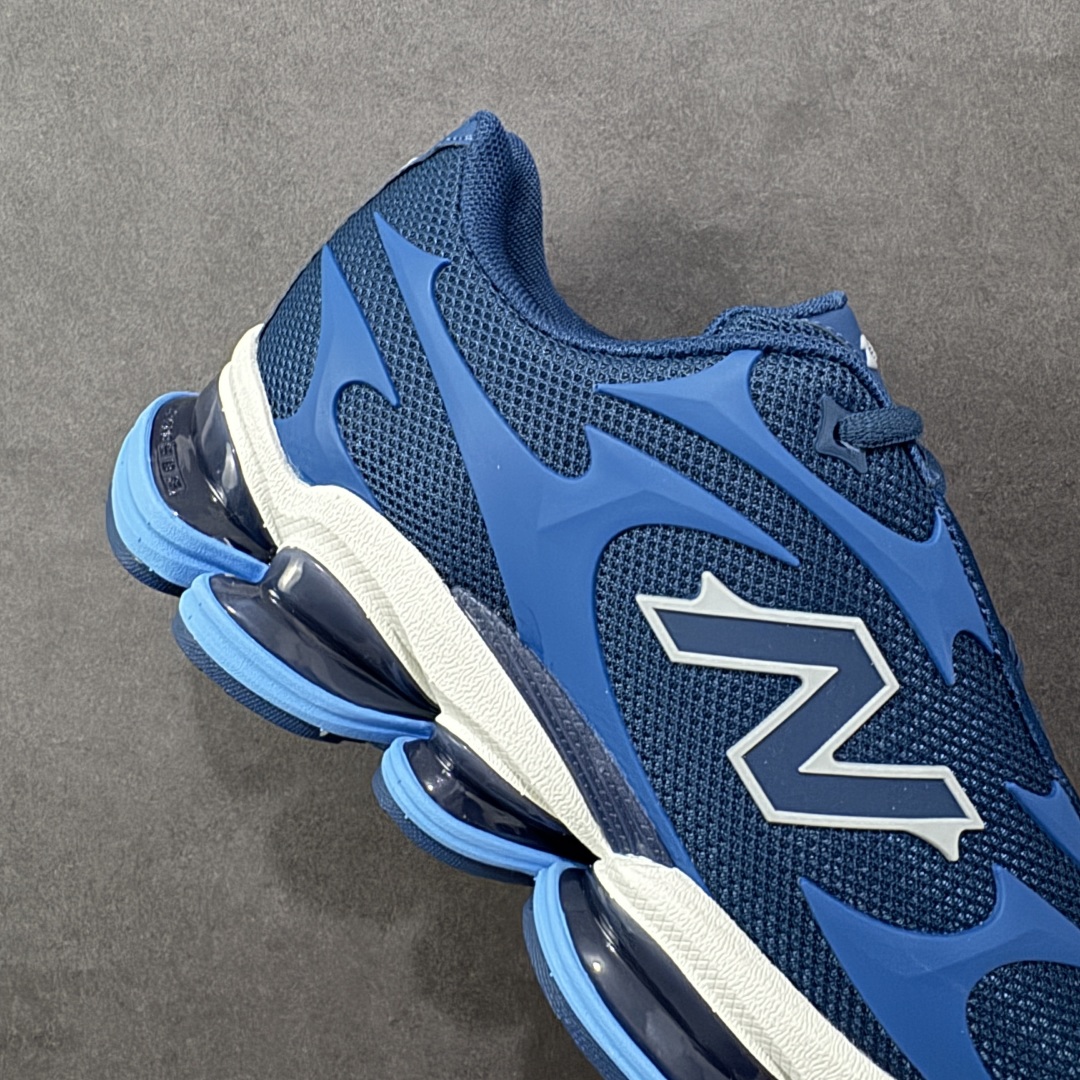 图片[6]-【公司级】New Balance 新百伦 NB20005 网面休闲跑步鞋 复古还要机能，NB官方重磅新品。一款融合复古设计与现代科技的跑鞋，以其经典的造型和舒适脚感，成为2025年复古潮流爱好的推荐单品。 极具视觉冲击力的5根ABZORB单元，以及无缝鞋面的设计，加上3M反光材质的装饰，比之前推出的9060系列更夸张，更具未来感。 货号：U20005UF 尺码：40-45-选品中心