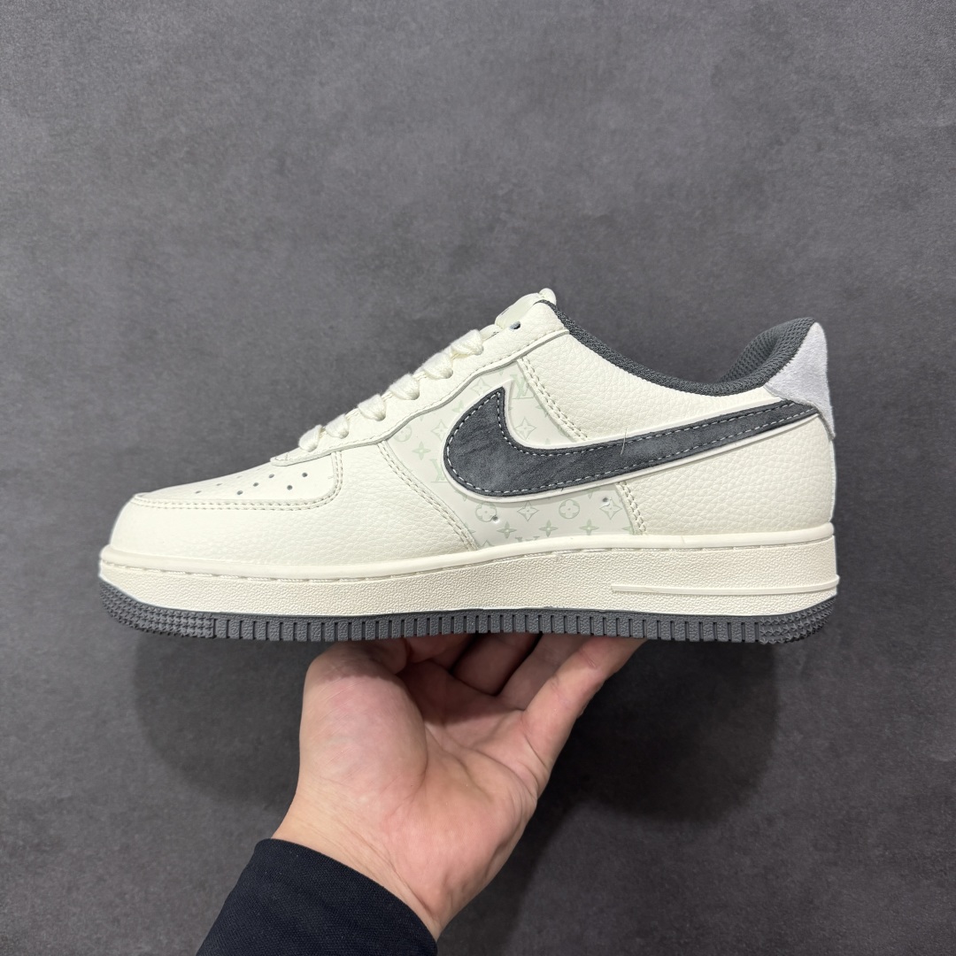 图片[2]-【定制版】Nike Air Force 1\’07 Low LV联名 印花米灰勾 空军一号低帮休闲板鞋  #原楦头原纸板 原装鞋盒 定制五金配件 内置全掌气垫 原厂鞋底 货号：MZ9588-811  尺码：36 36.5 37.5 38 38.5 39 40 40.5 41 42 42.5 43 44 44.5 45-选品中心