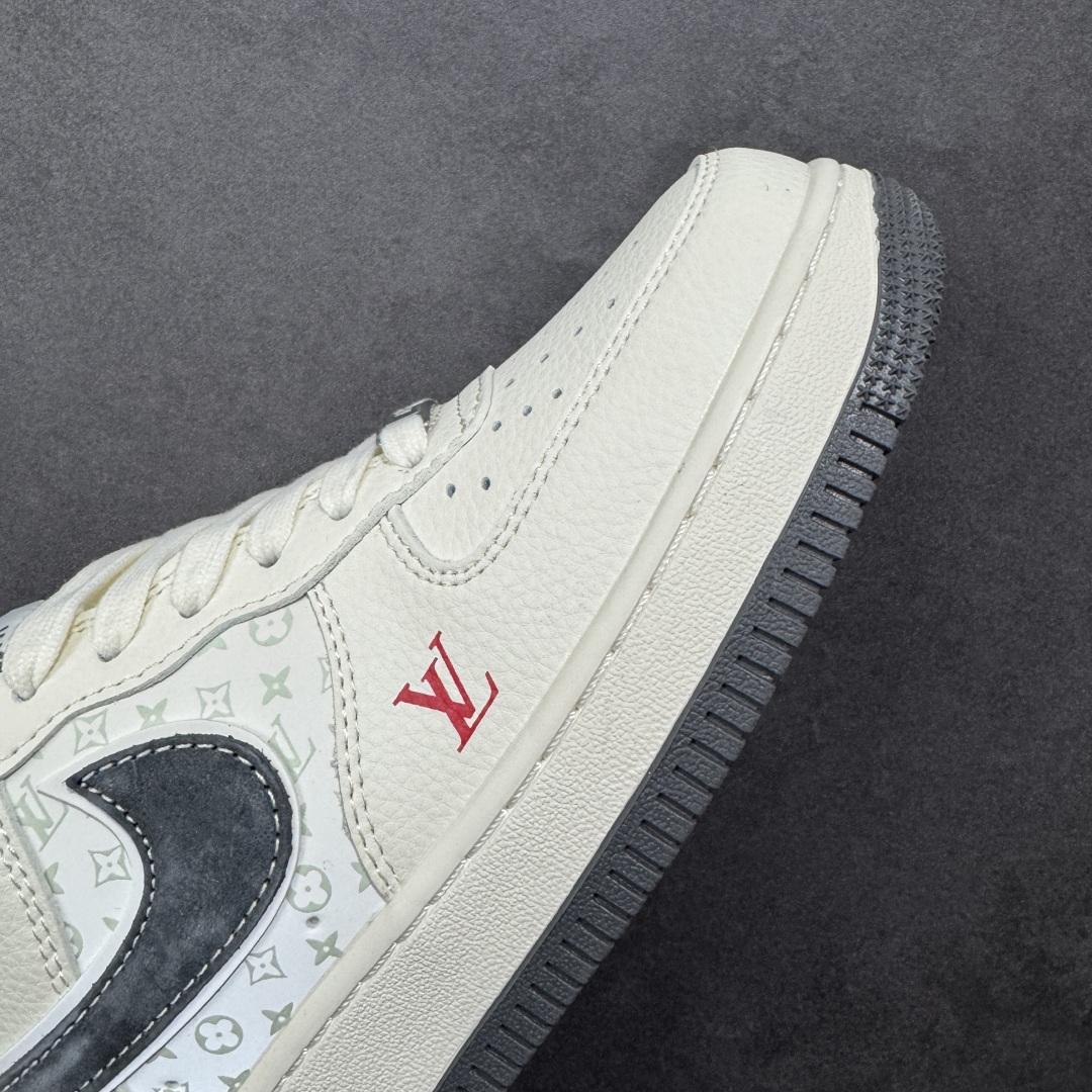 图片[5]-【定制版】Nike Air Force 1\’07 Low LV联名 印花米灰勾 空军一号低帮休闲板鞋  #原楦头原纸板 原装鞋盒 定制五金配件 内置全掌气垫 原厂鞋底 货号：MZ9588-811  尺码：36 36.5 37.5 38 38.5 39 40 40.5 41 42 42.5 43 44 44.5 45-选品中心