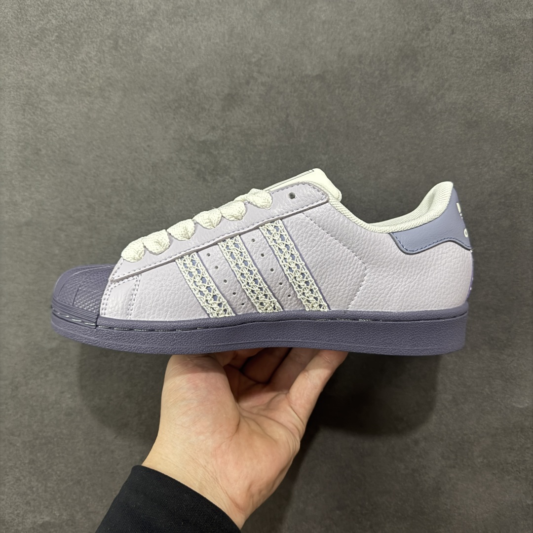 图片[2]-【正确版】Adidas Originals Superstar 2025全新版本 贝壳头官方同步 渠道正品订单 诠释市场最高工艺水平 贝壳头经典小白板鞋 专柜上架同步配色 全鞋进口头层皮料打造。区别市面普通真标版本，进出专柜无压力 货号：KJ4210 尺码：35-44-选品中心