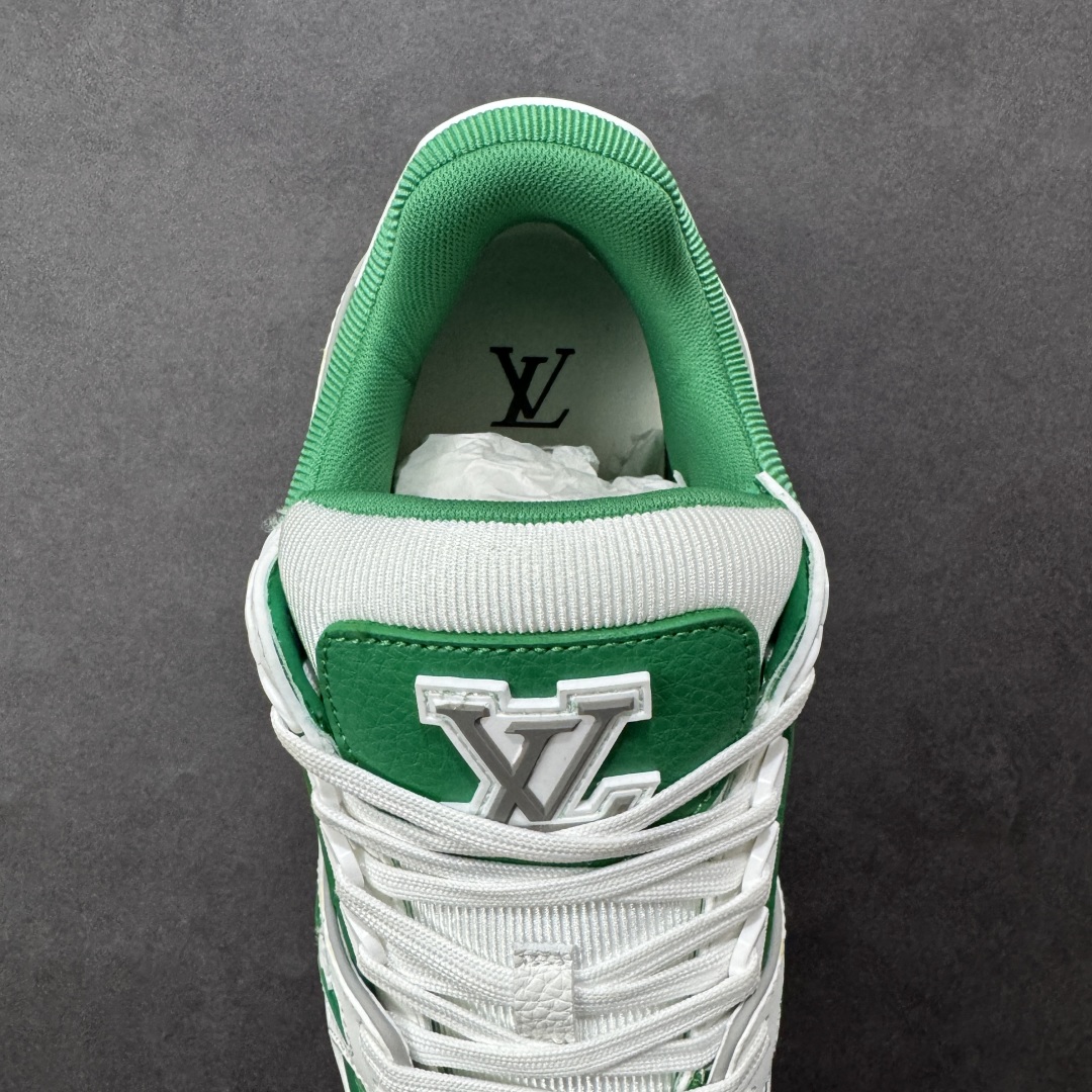 图片[7]-【广东纯原版本】LV Run Away 运动鞋 拼接 Epi 牛皮革和 Monogram 压纹粒面牛皮革，再现传统跑鞋的灵感启发。楔形外底延续标志性设计，品牌字母和标识分饰鞋舌和鞋后。Monogram 压纹粒面牛皮革和 Epi 牛皮革橡胶外底 尺码：36-45 编码：FJB390400-选品中心