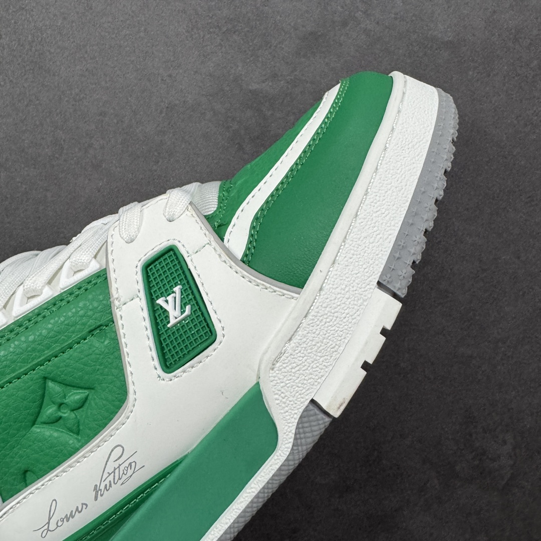 图片[5]-【广东纯原版本】LV Run Away 运动鞋 拼接 Epi 牛皮革和 Monogram 压纹粒面牛皮革，再现传统跑鞋的灵感启发。楔形外底延续标志性设计，品牌字母和标识分饰鞋舌和鞋后。Monogram 压纹粒面牛皮革和 Epi 牛皮革橡胶外底 尺码：36-45 编码：FJB390400-选品中心